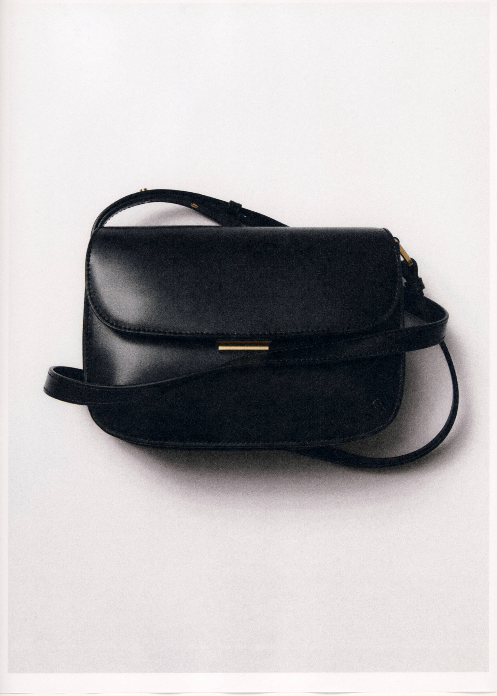 Crossbody bag with flap - General plane