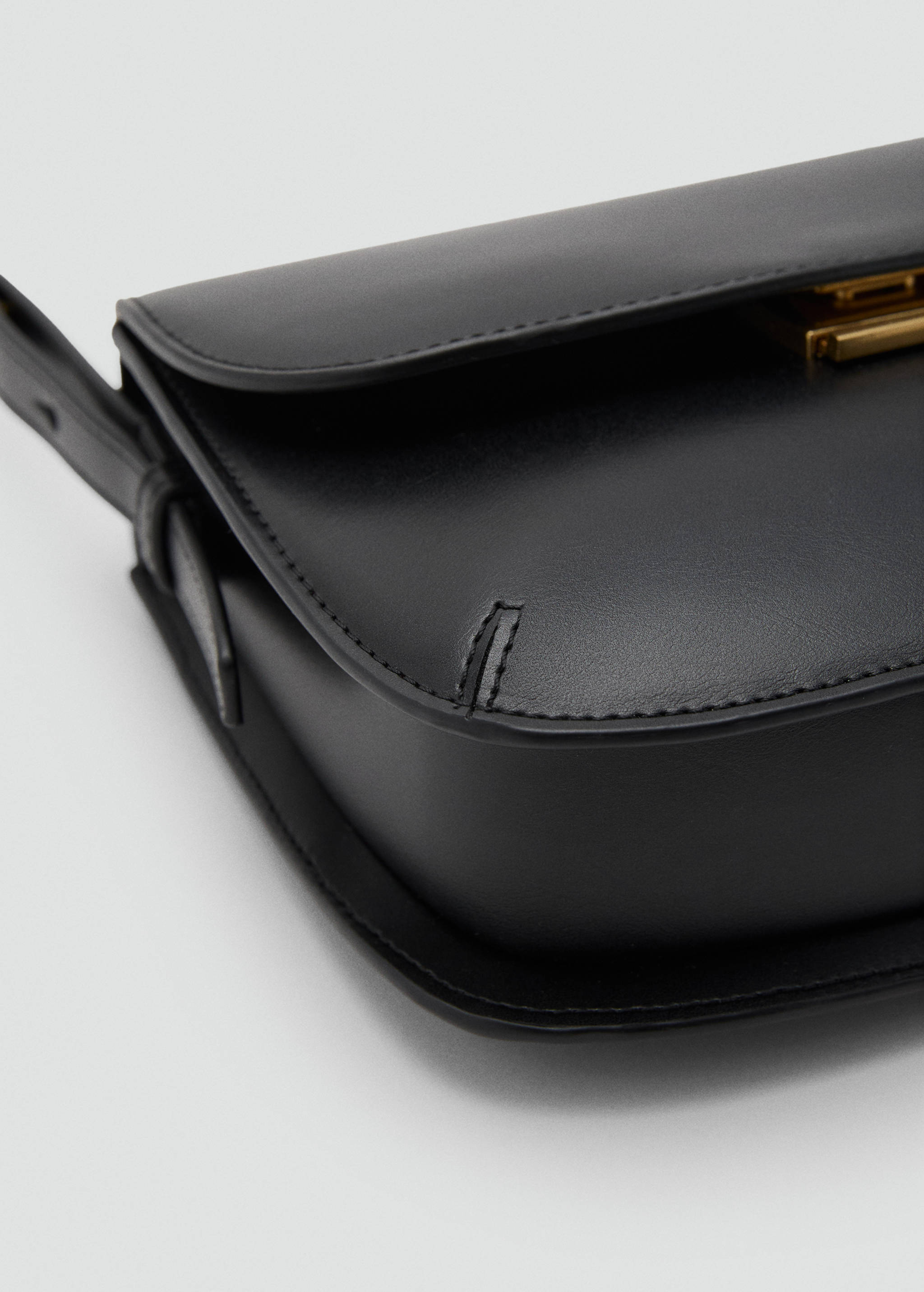 Crossbody bag with flap - Details of the article 3
