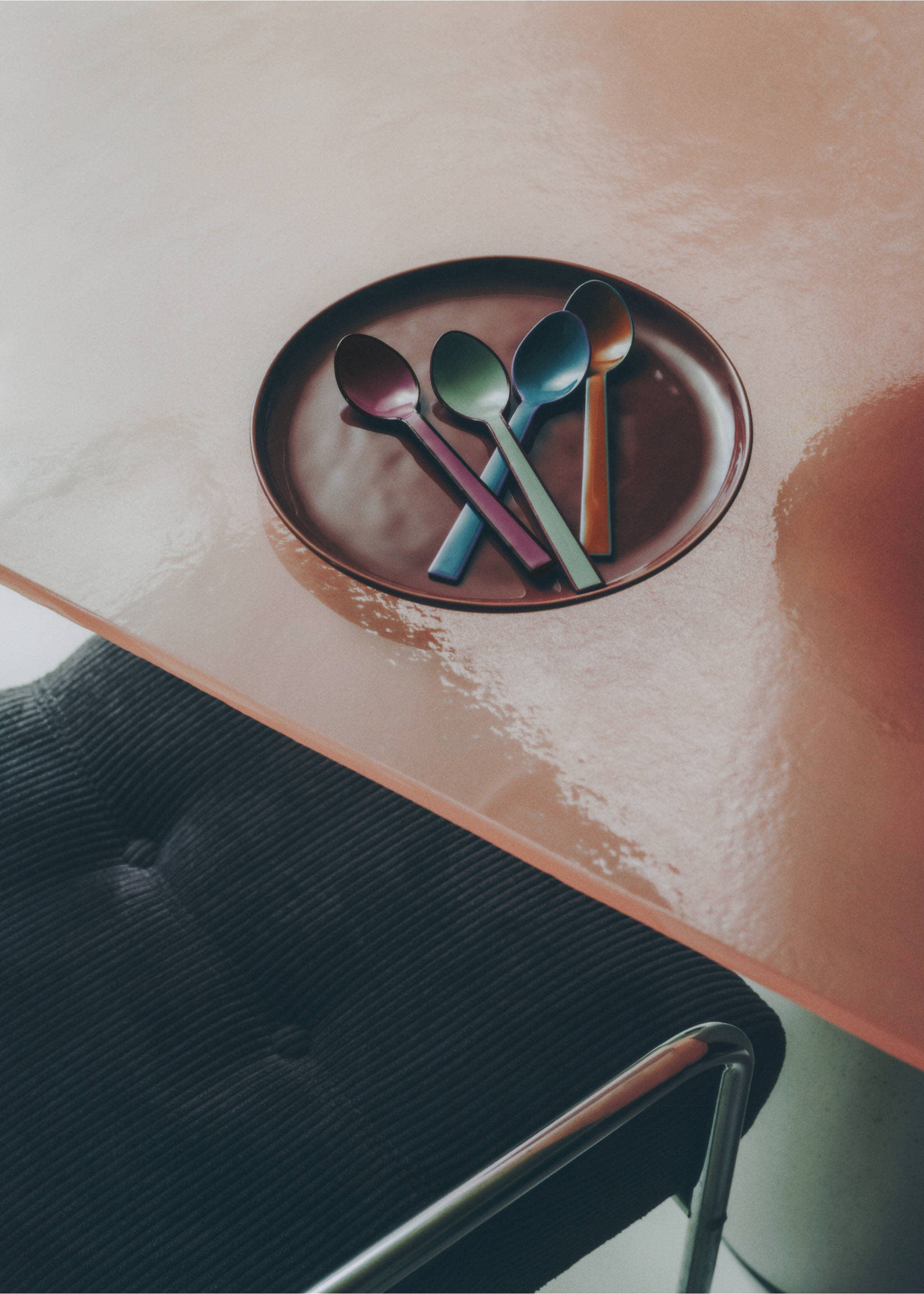 Set of 4 multi-coloured dessert spoons - Details of the article 6, Charcoal. Ref: 17025813-00.