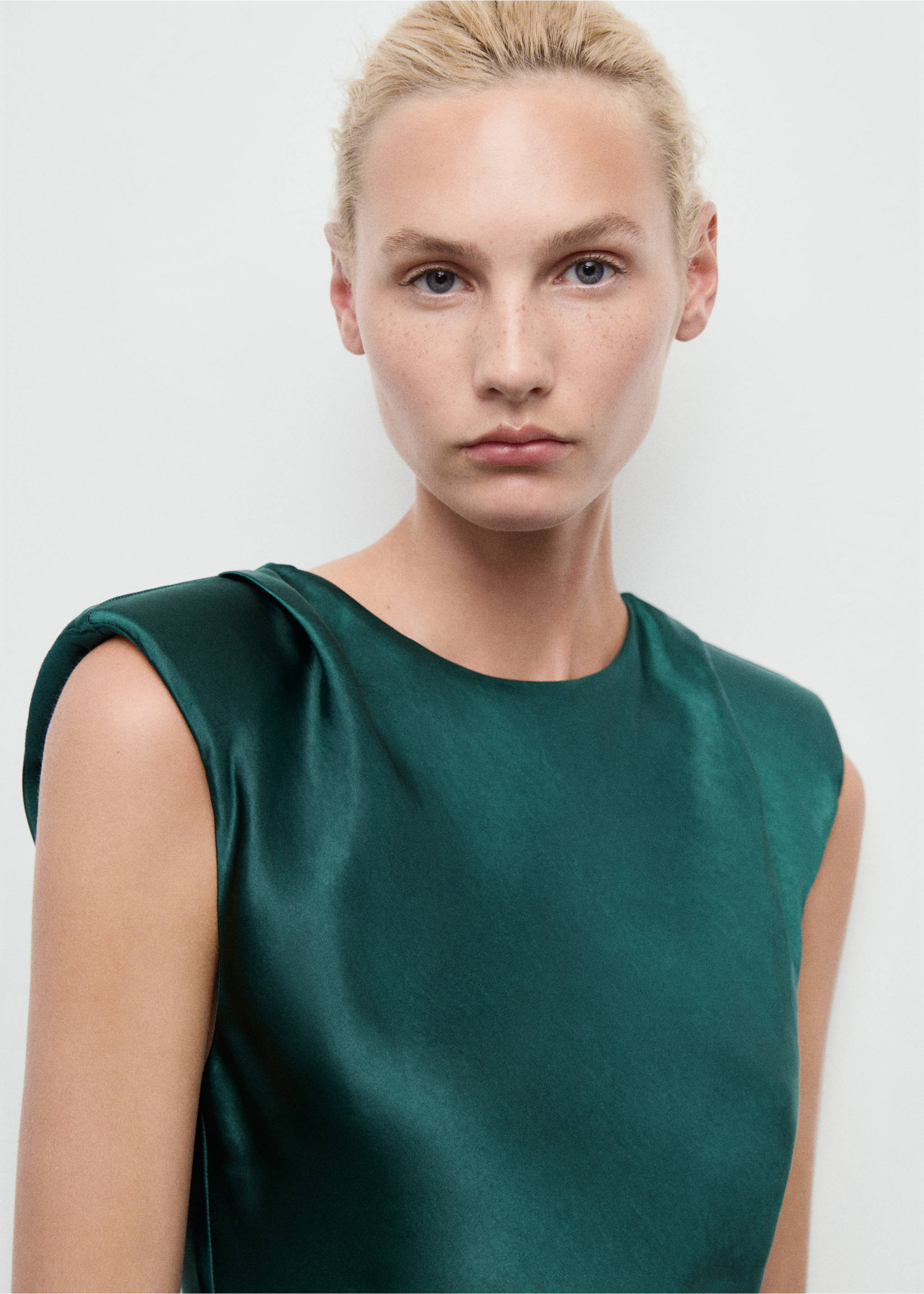Fitted satin dress - Details of the article 1, Green. Ref: 17025817-00.