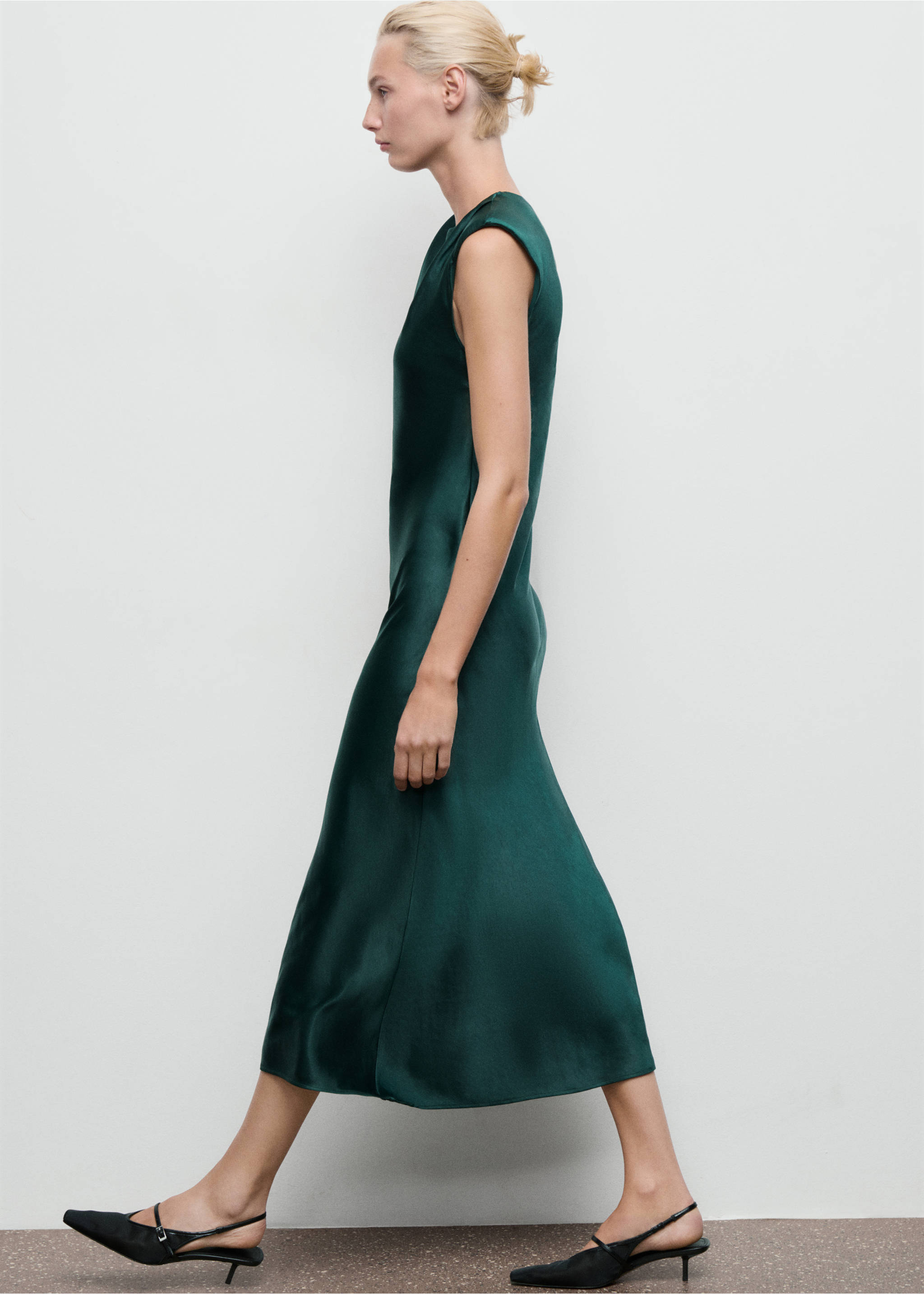 Fitted satin dress - Details of the article 2, Green. Ref: 17025817-00.