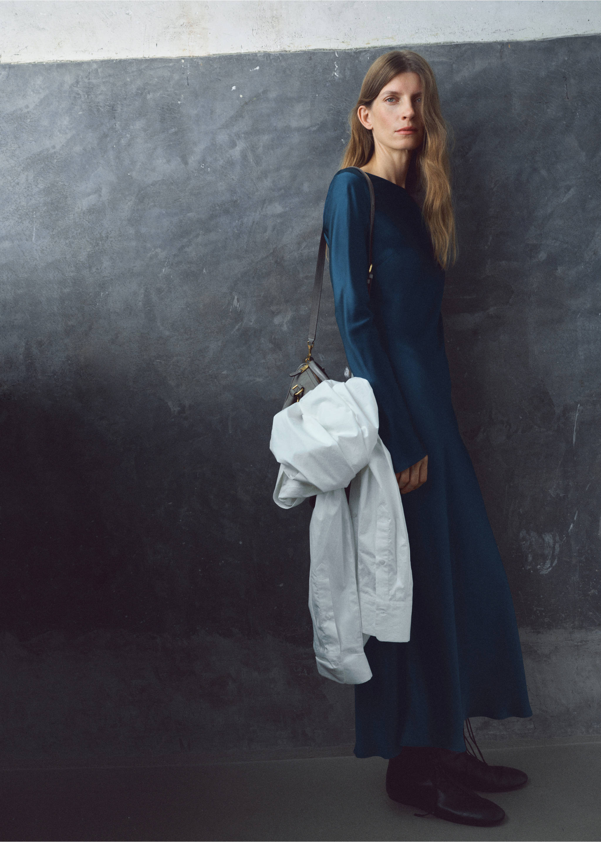 Long-sleeved dark teal maxi dress with a boat neck and fluid satin-like finish., Navy. Ref: 17025821-00.