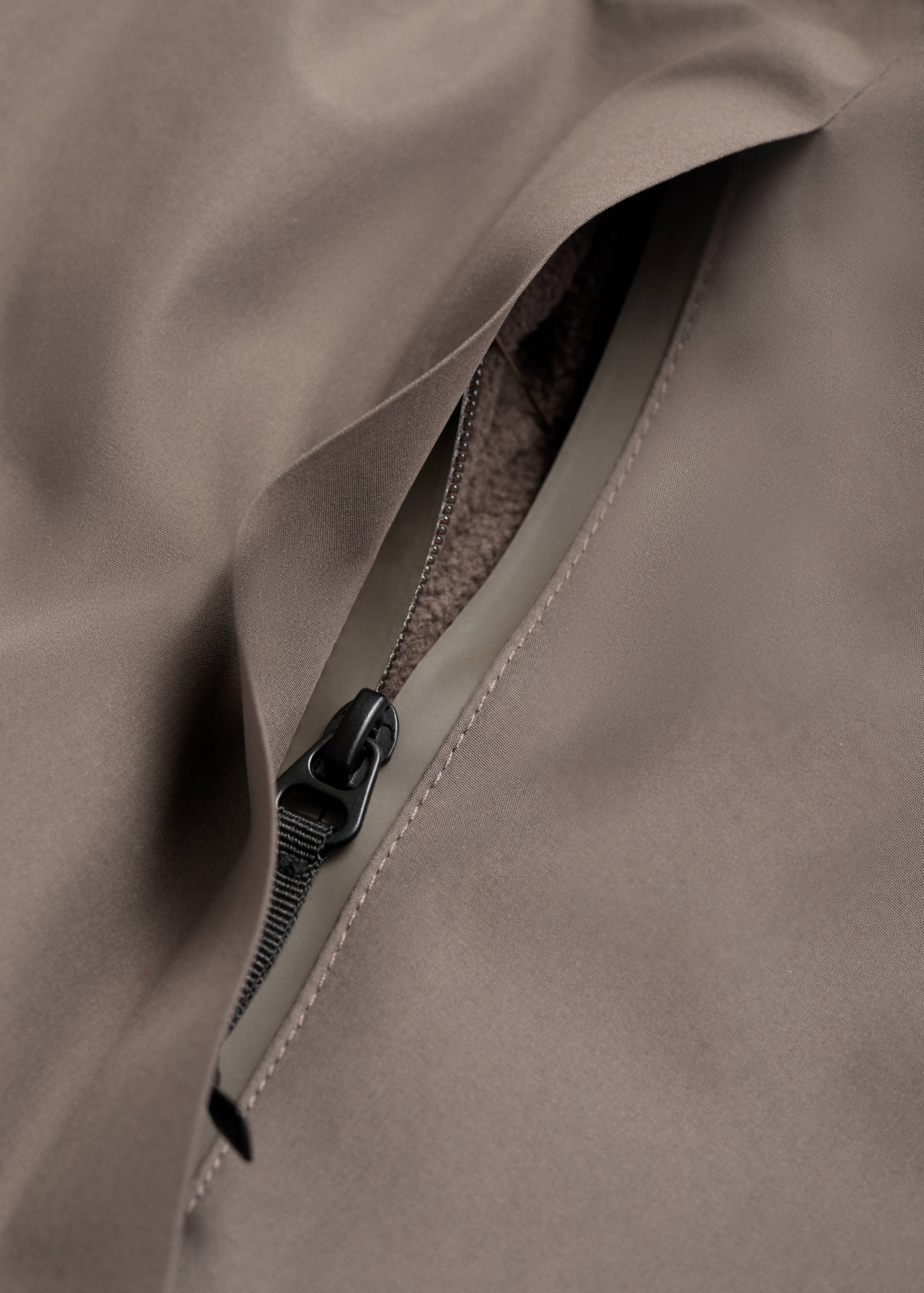 Water-repellent Thermolite® hooded jacket - Details of the article 8
