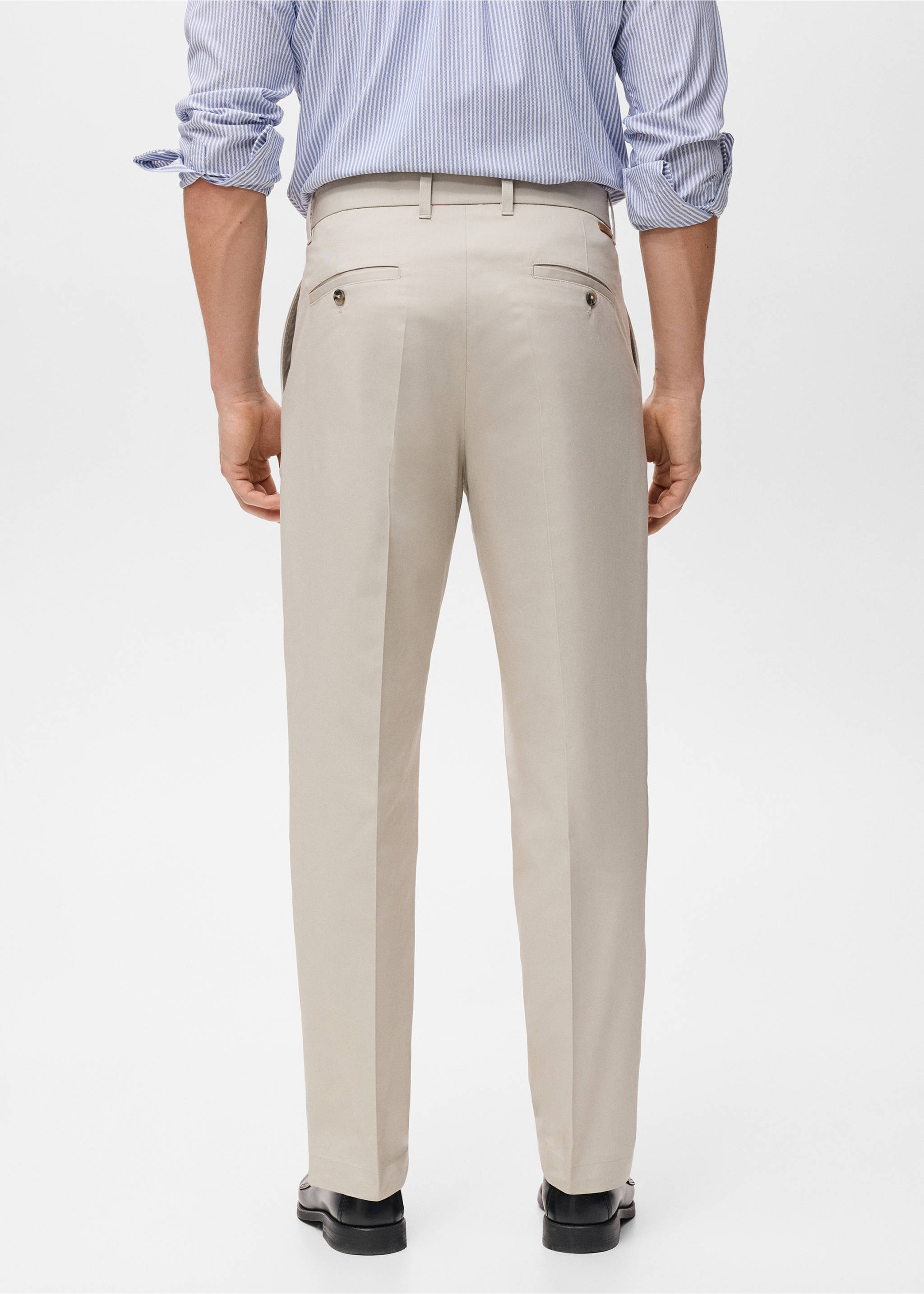 Regular fit pleated cotton trousers - Reverse of the article, Sand. Ref: 17025970-00.