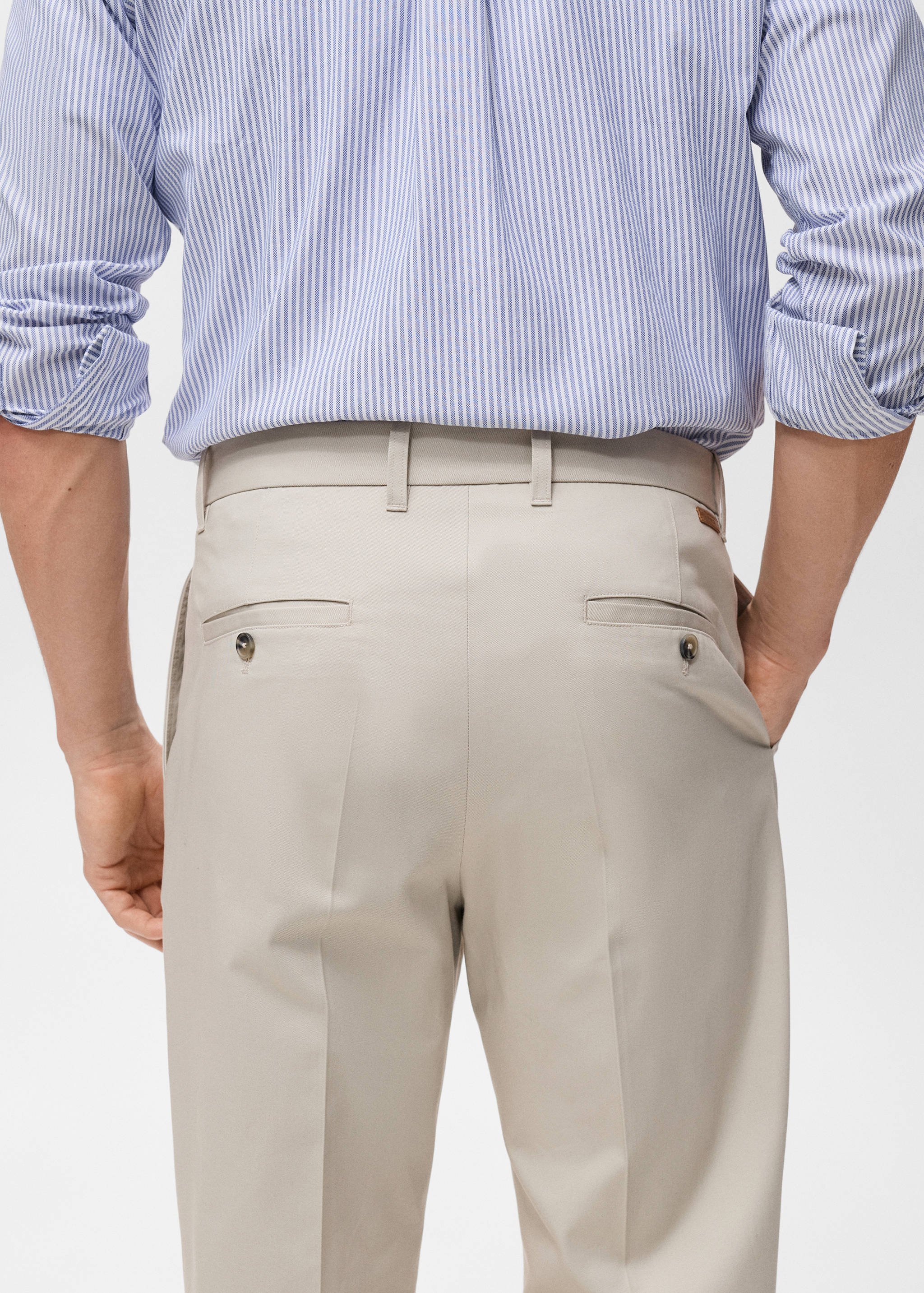 Regular fit pleated cotton trousers - Details of the article 6