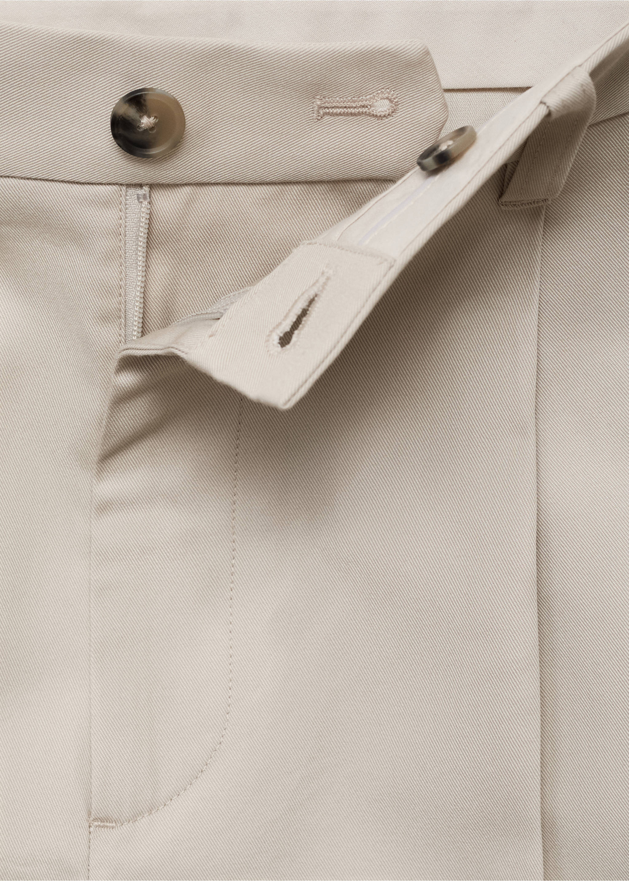Regular fit pleated cotton trousers - Details of the article 0, Sand. Ref: 17025970-00.