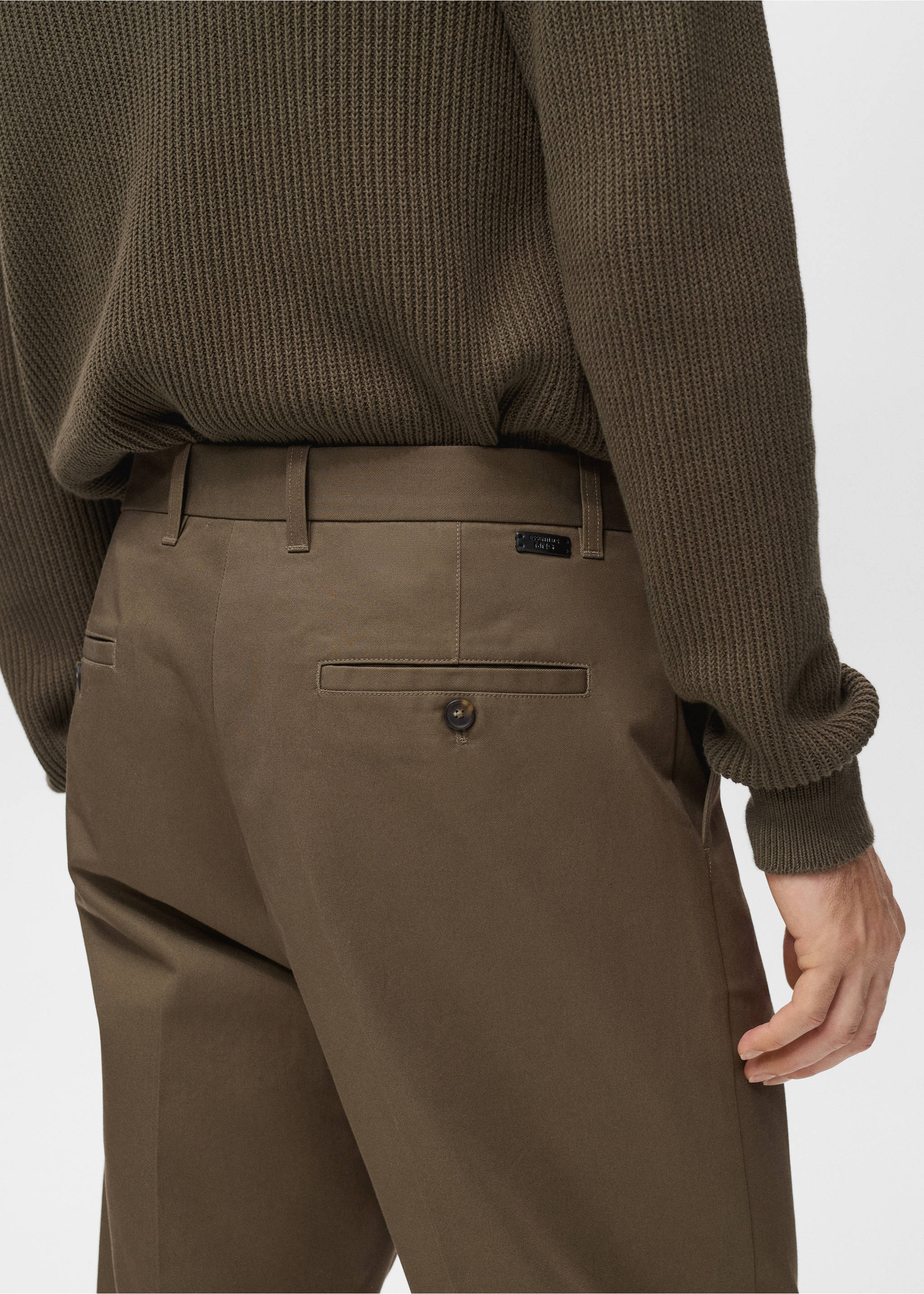 Regular fit pleated cotton trousers - Details of the article 2, Brown. Ref: 17025970-00.
