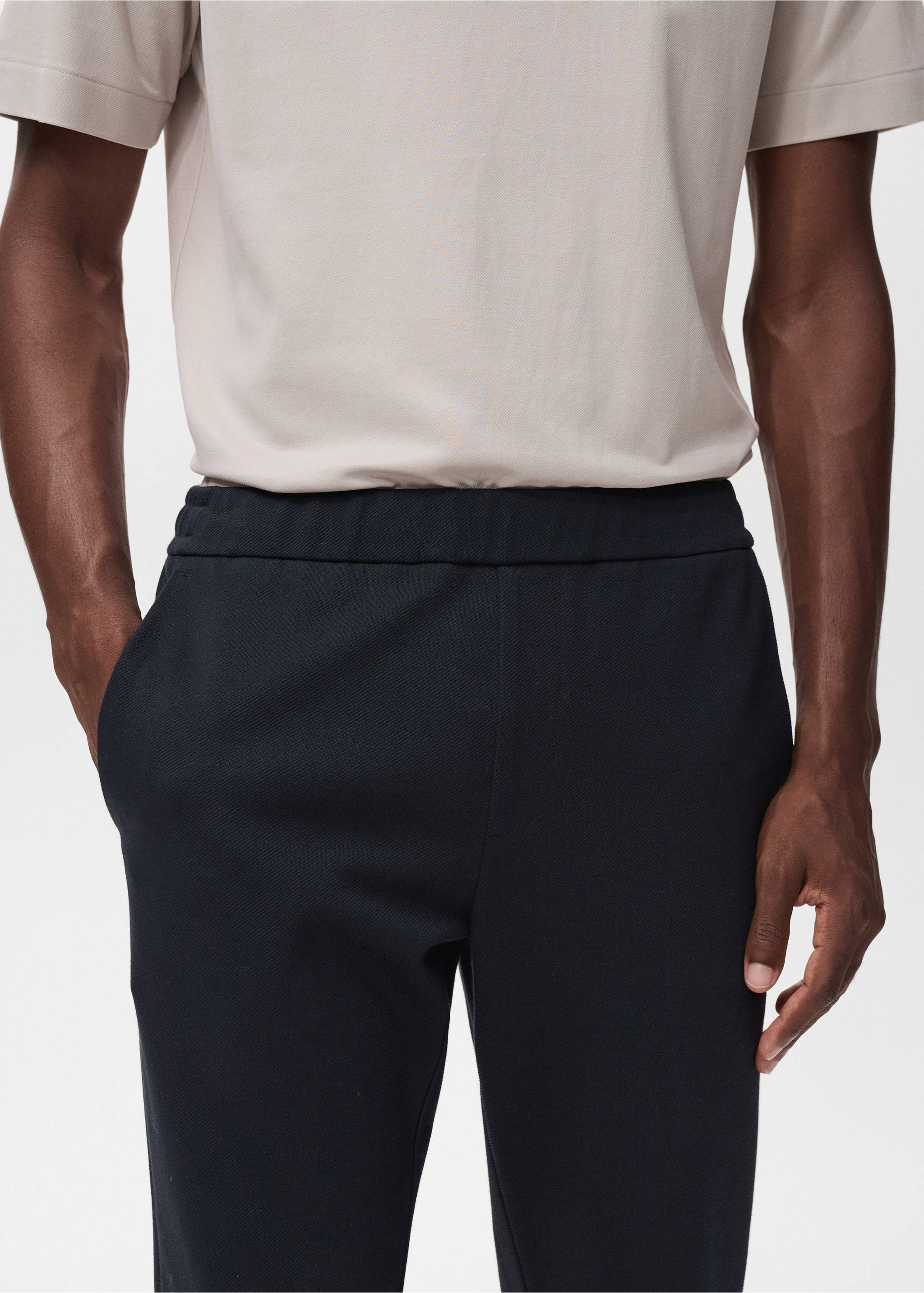 Technical structured joggers - Details of the article 1, Navy. Ref: 17025977-00.