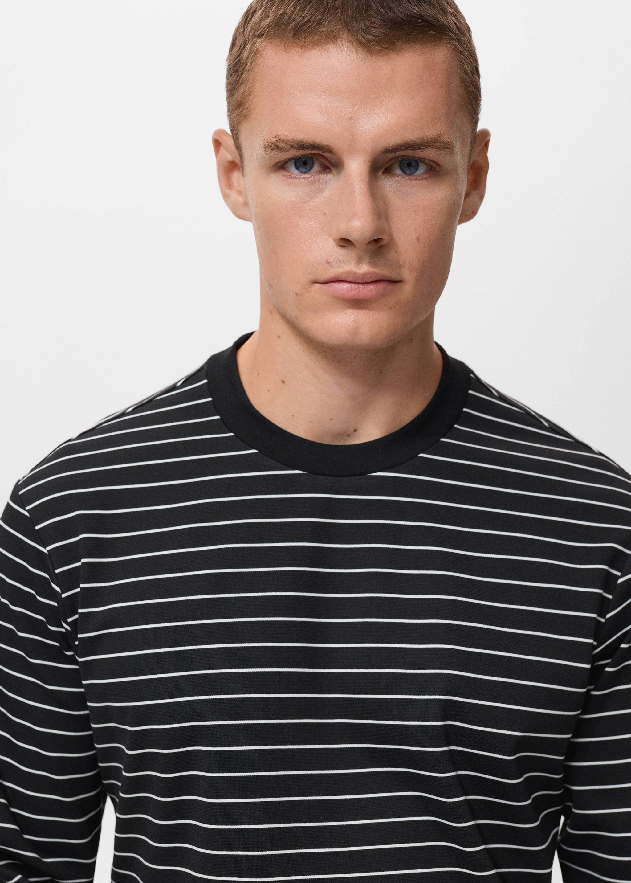 Striped long sleeves t-shirt - Details of the article 1
