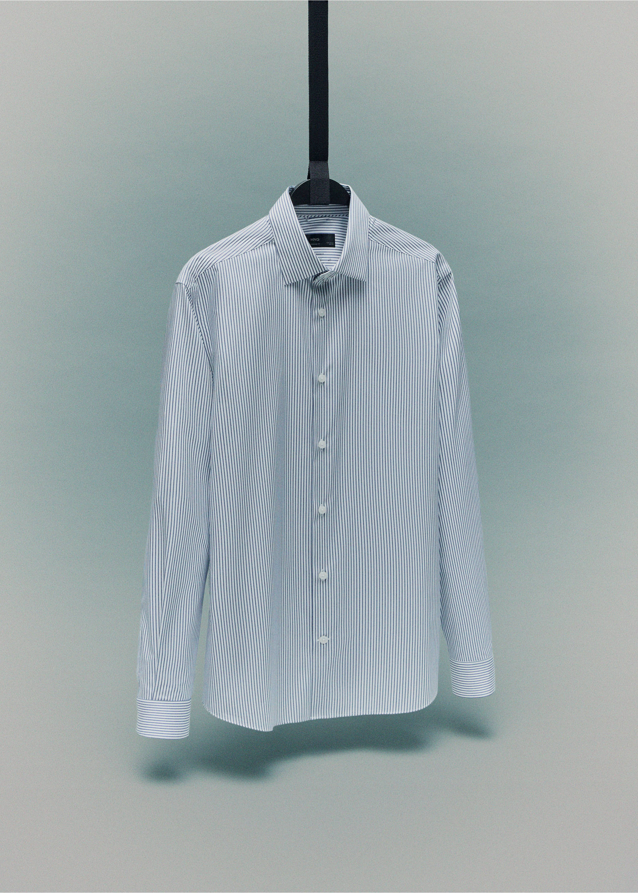 Regular Fit Baumwollhemd mit Streifen, Non-Iron - Detail des Artikels 9, Marineblau. Ref: 17025982-00.