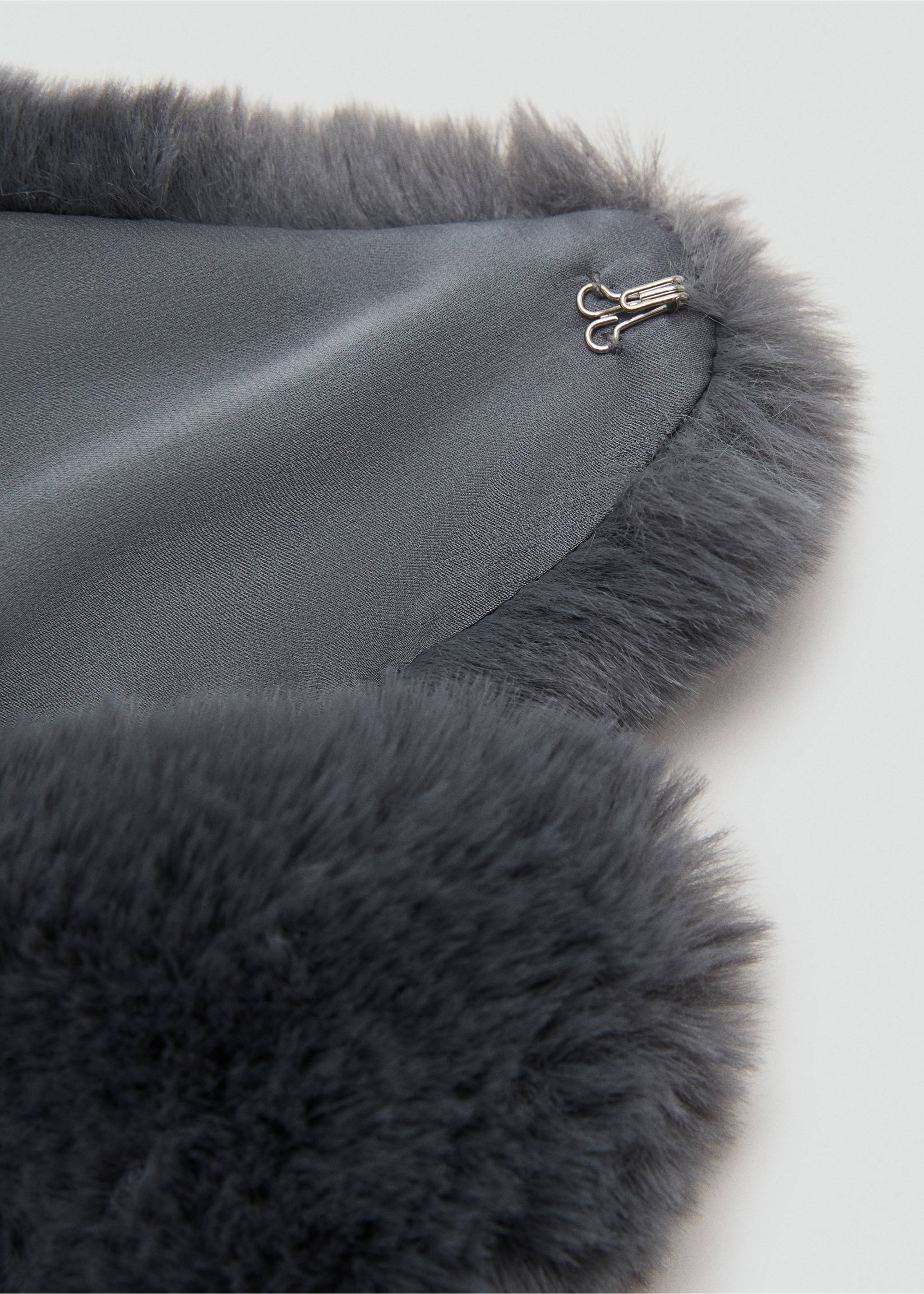 Faux-fur scarf - Medium plane, Grey. Ref: 17025998-00.