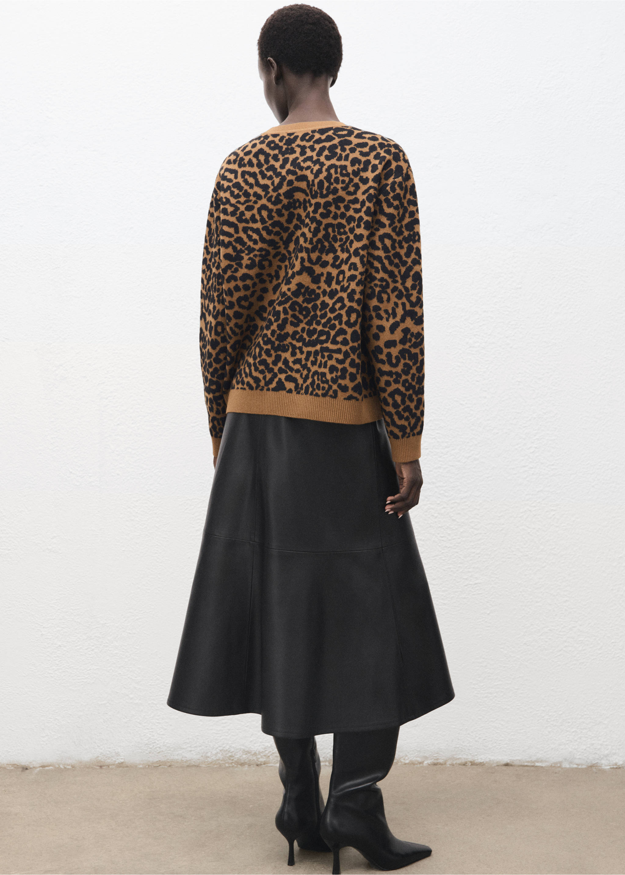Leopard-print knitted sweater - Reverse of the article, Ecru. Ref: 17026349-00.