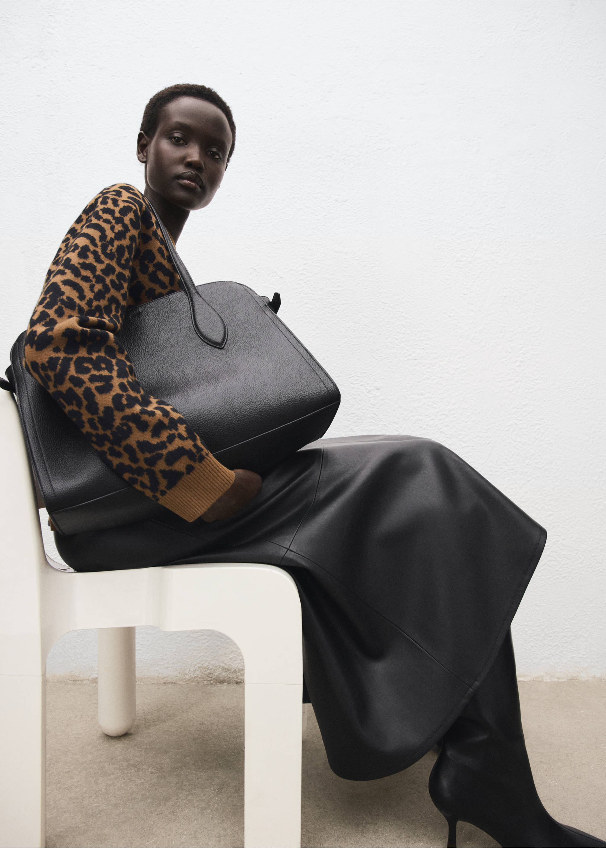 Leopard-print knitted sweater - Details of the article 2, Ecru. Ref: 17026349-00.