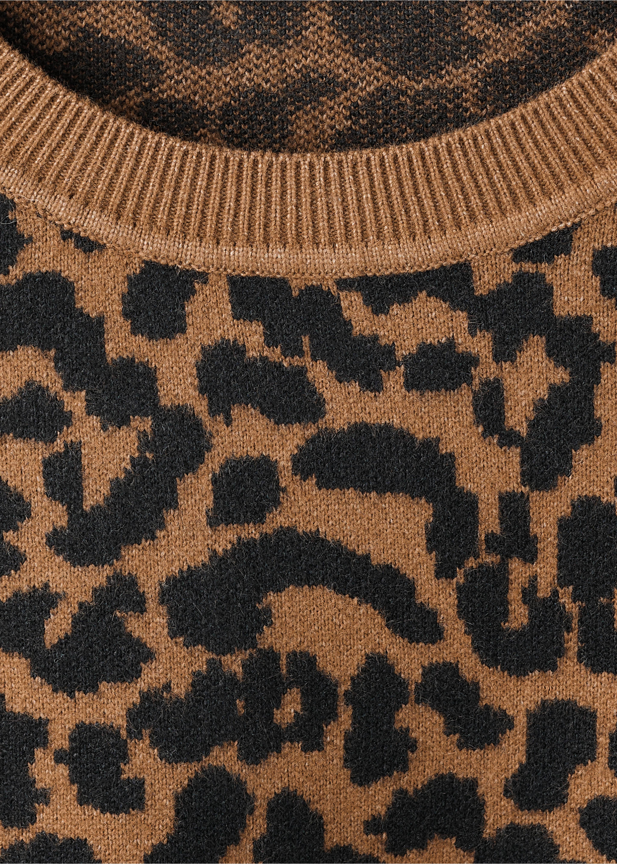 Leopard-print knitted sweater - Details of the article 8, Ecru. Ref: 17026349-00.