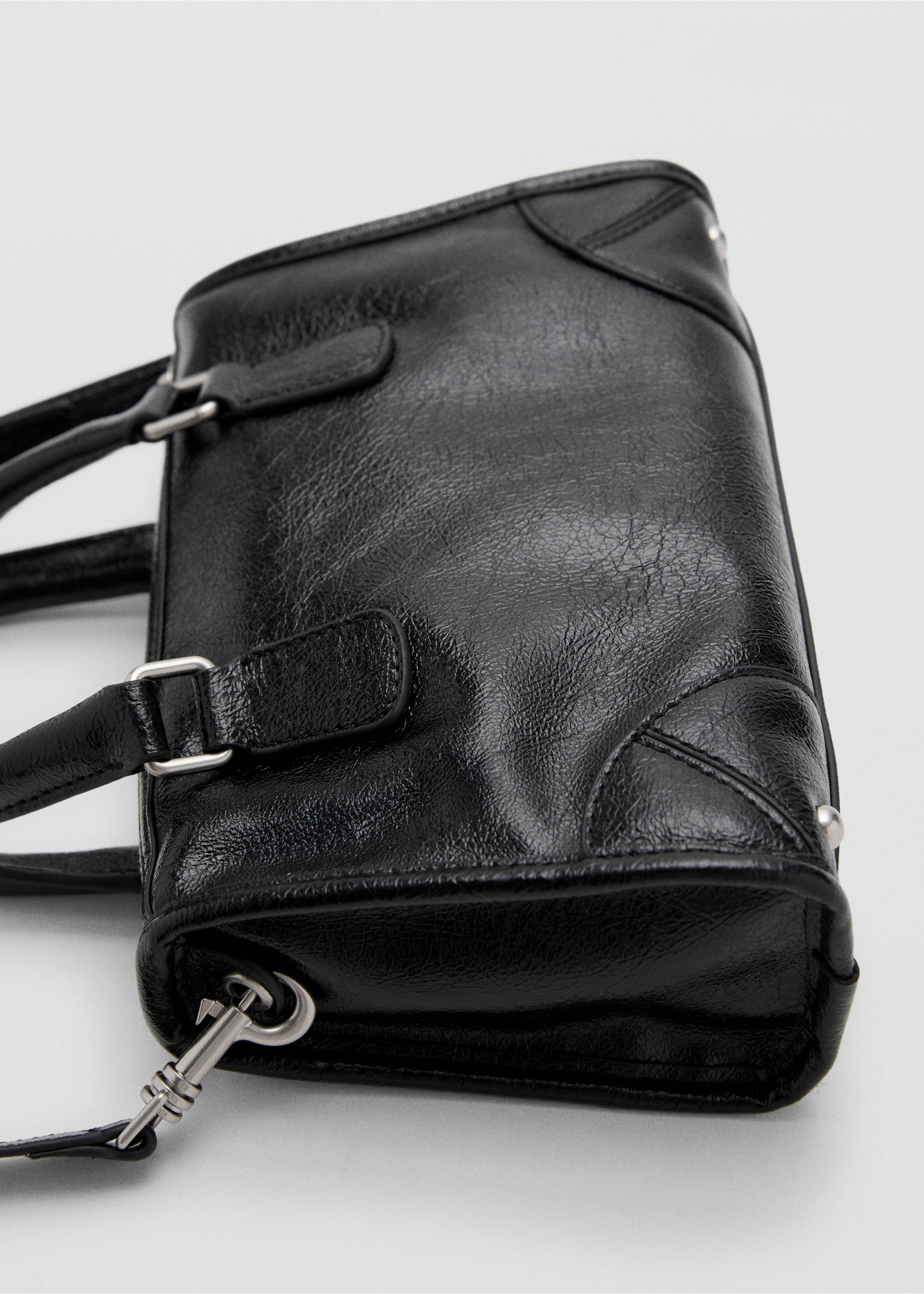 Mini shiny handbag with handles - Details of the article 2, Black. Ref: 17026354-00.