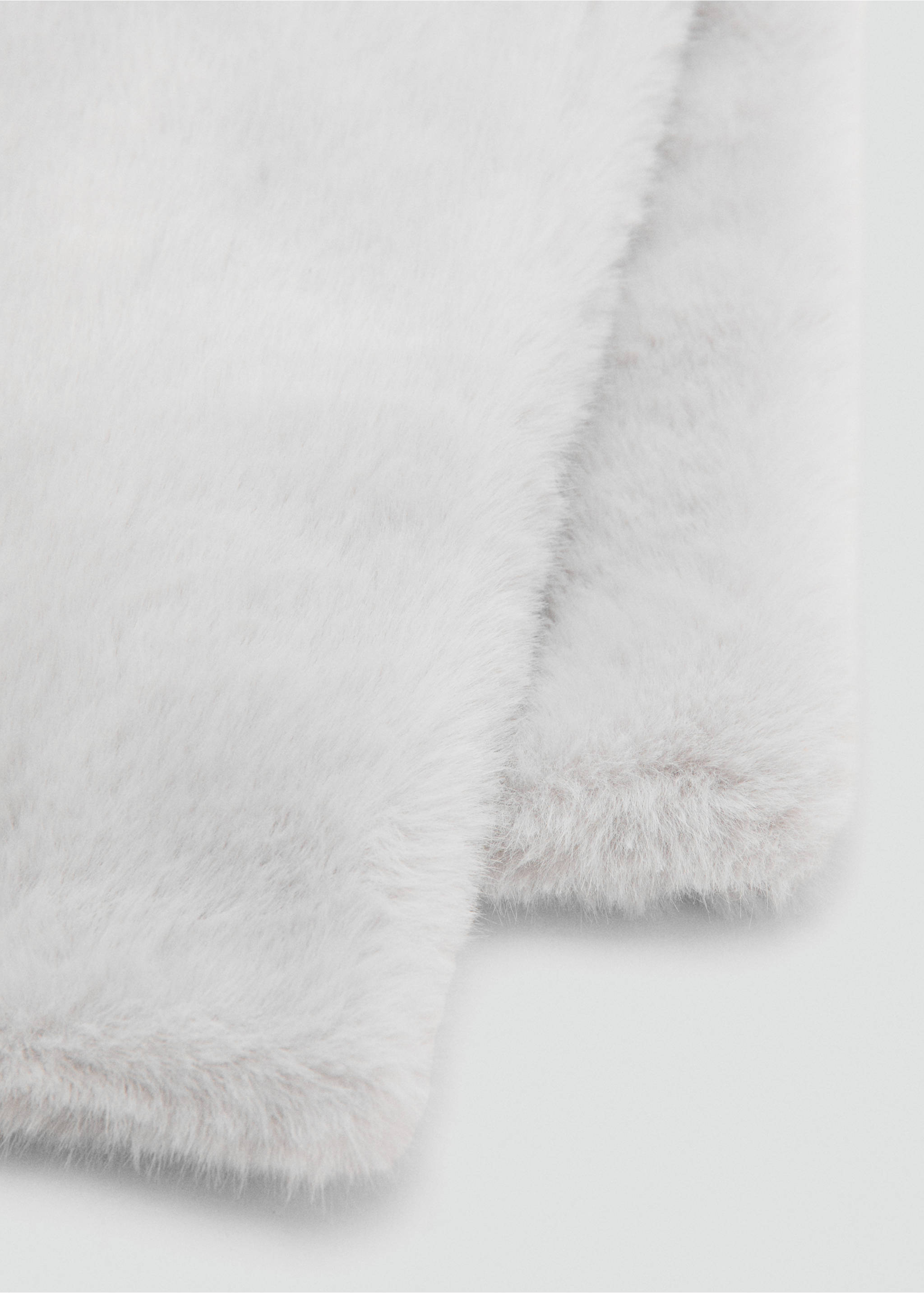 Fur-effect scarf - Details of the article 1, Grey. Ref: 17026734-00.