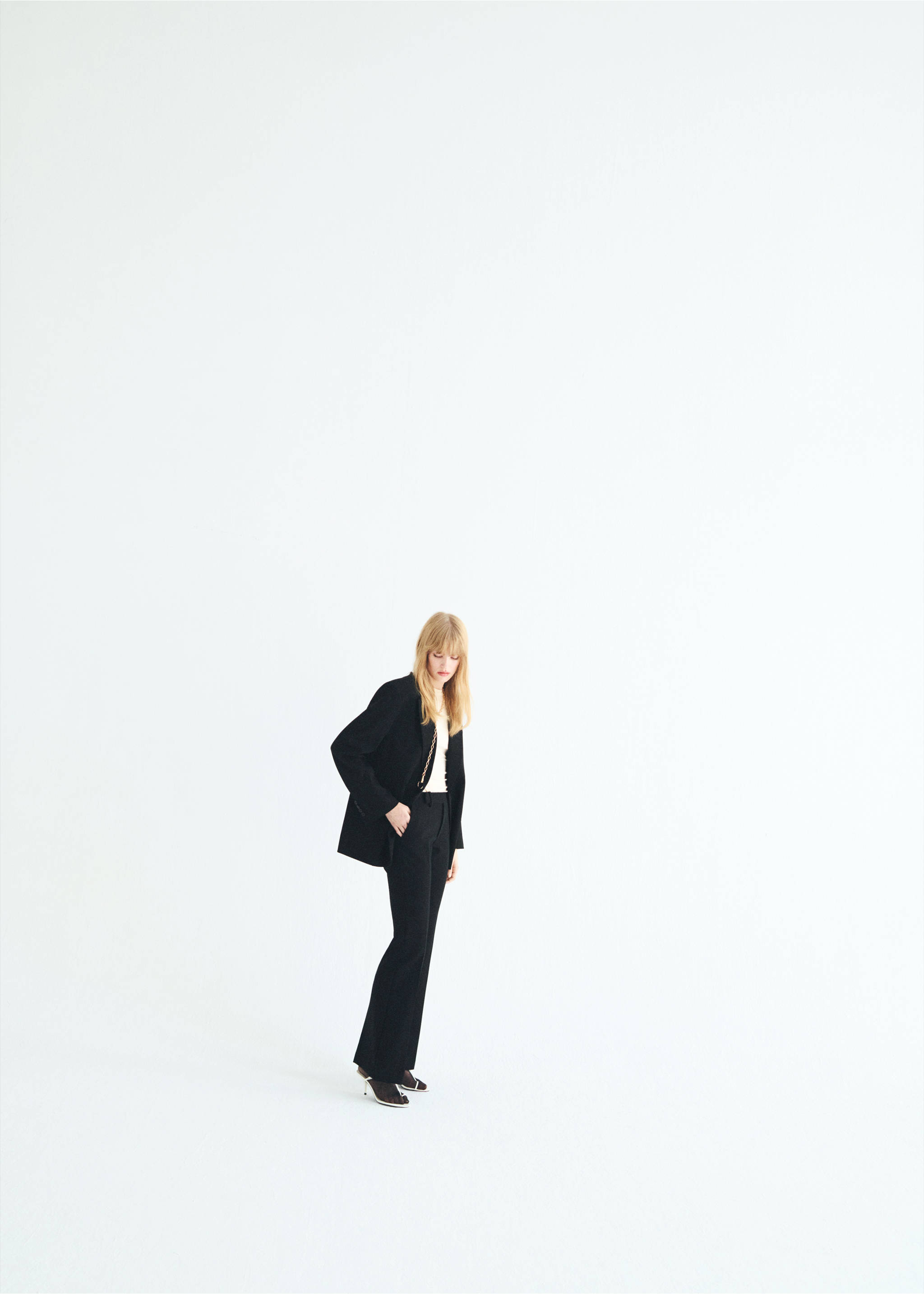 Pantalon flare taille normale - Détail de l'article 2, Noir. Ref: 17026738-00.