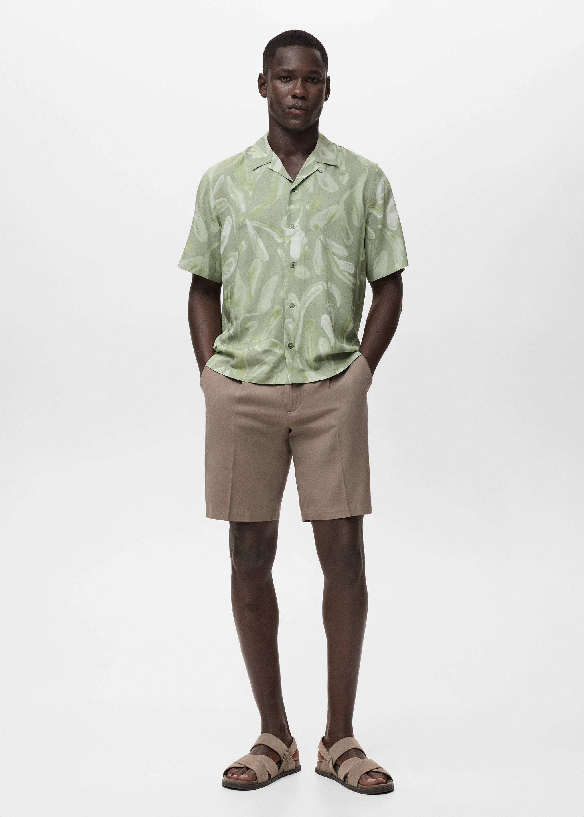 Relaxed fit-skjorta med fint fall och tryck - Allmän bild