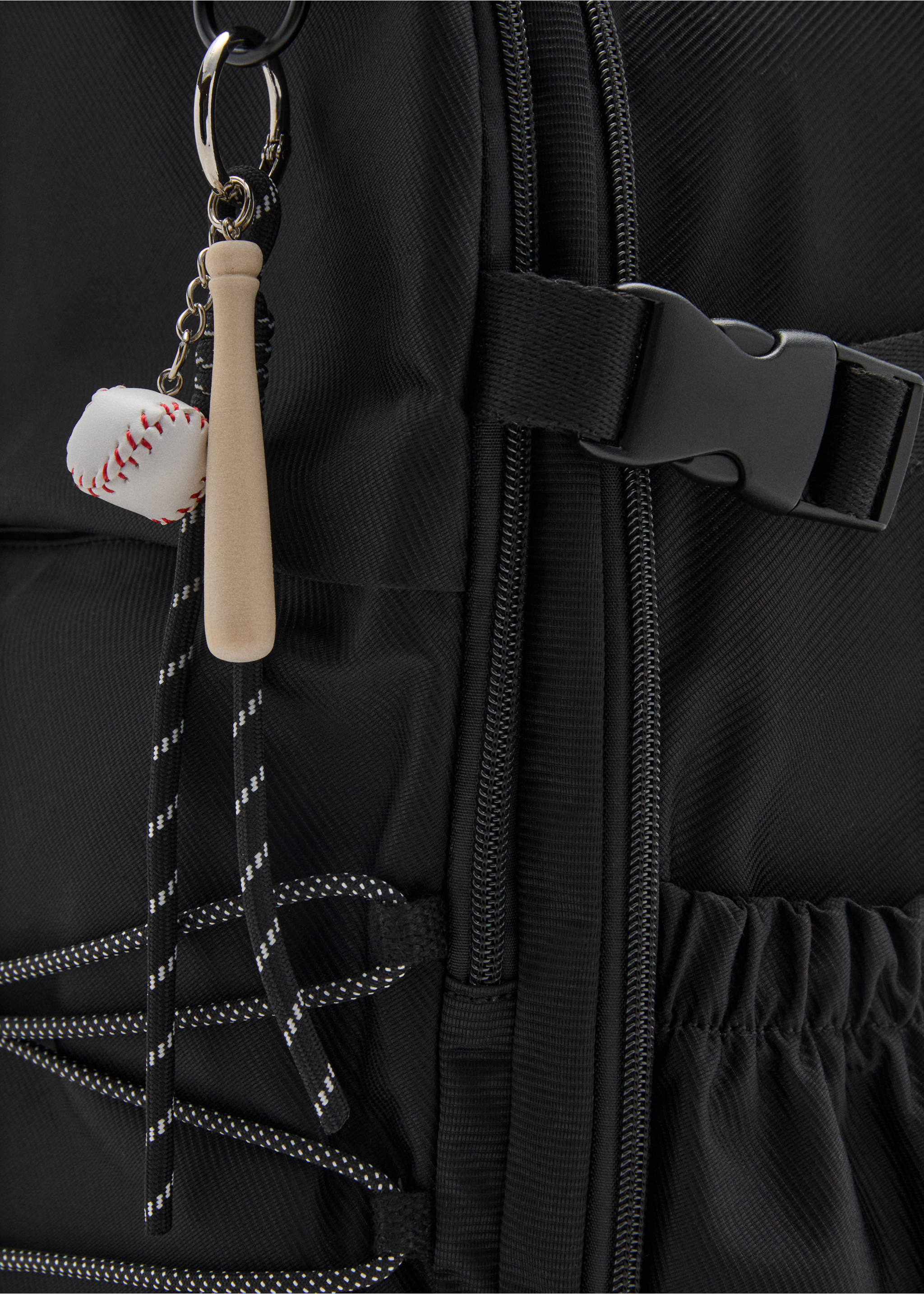 Travel rucksack - Details of the article 1, Black. Ref: 17026742-00.