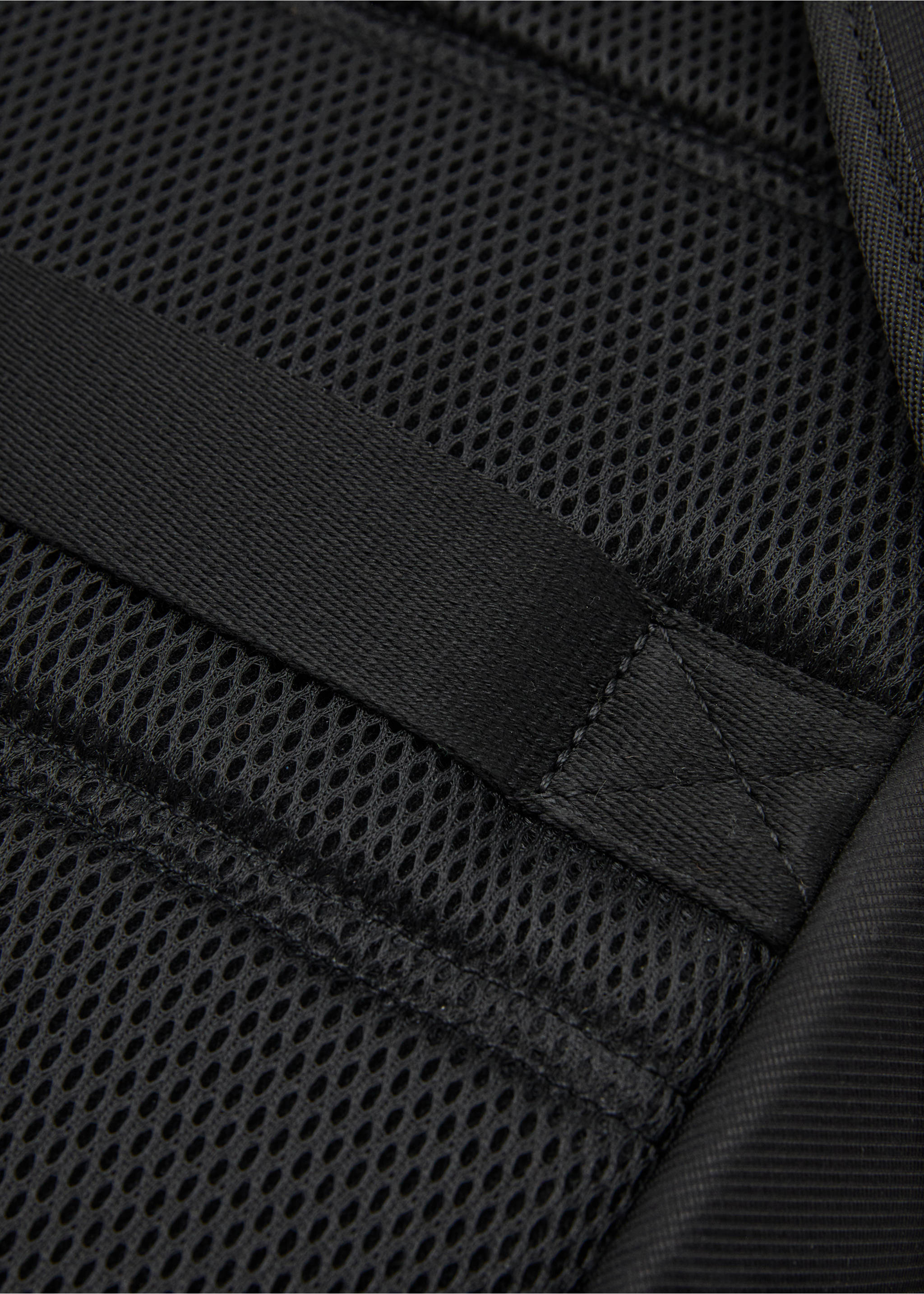 Travel rucksack - Details of the article 3, Black. Ref: 17026742-00.