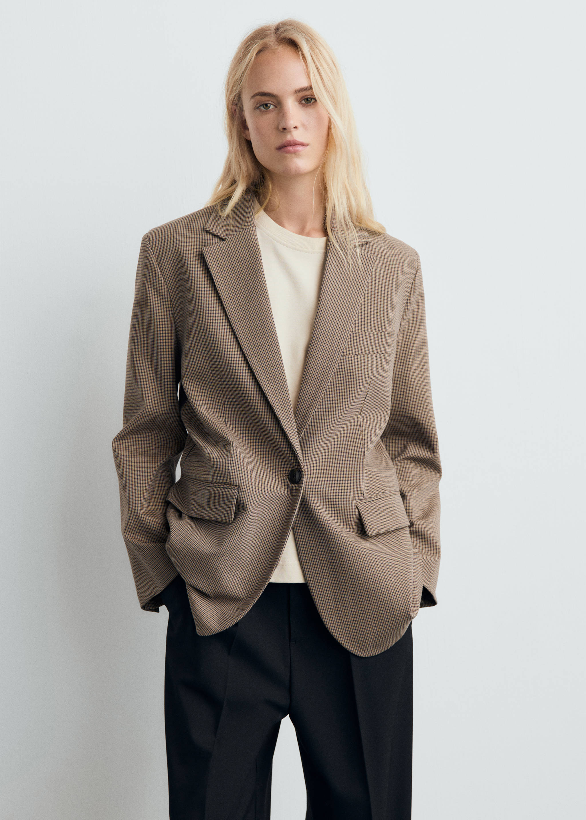 Blazer recta bolsillos solapa - Plano medio