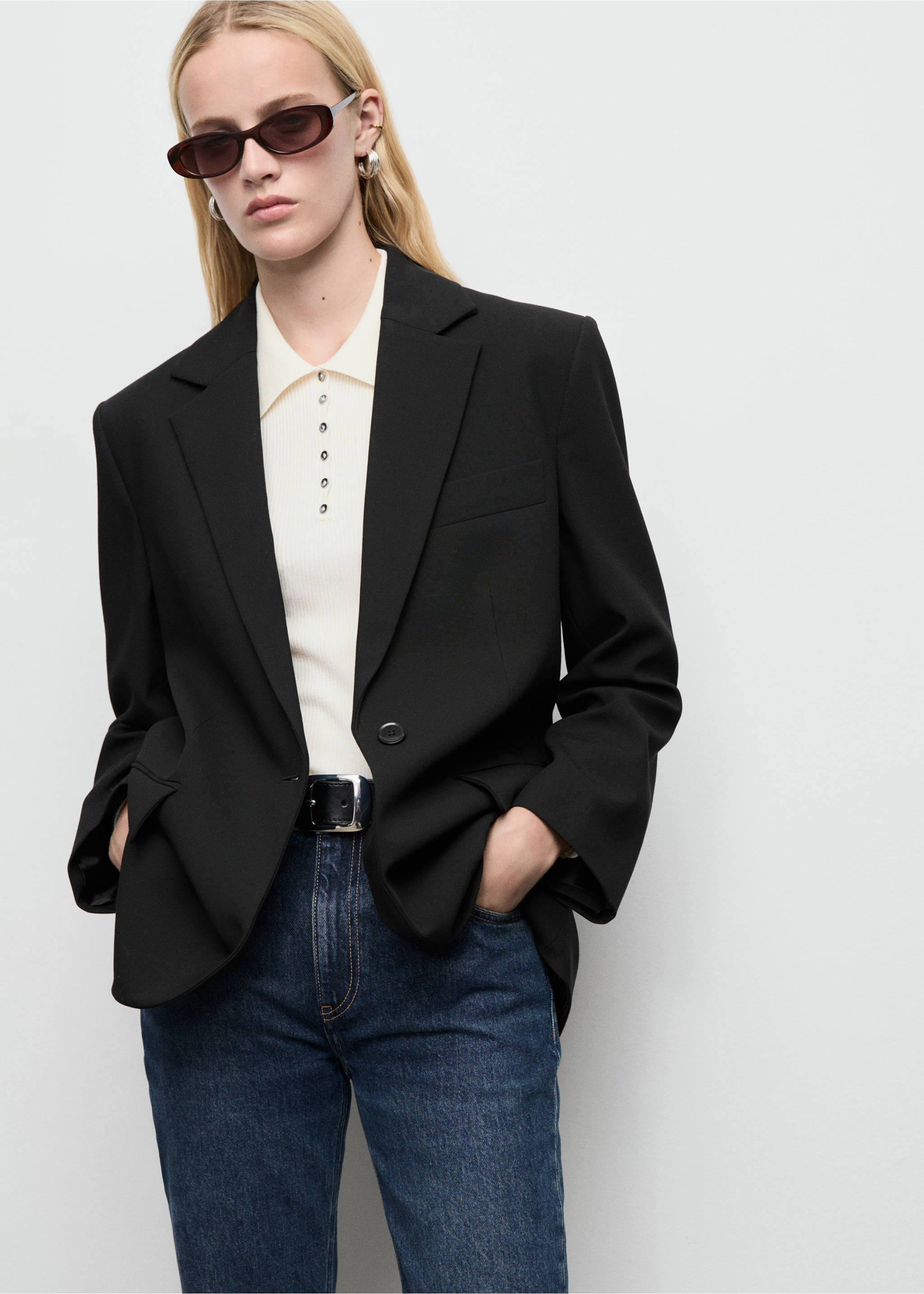 Blazer recta bolsillos solapa - Plano medio, Negro. Ref: 17026744-00.