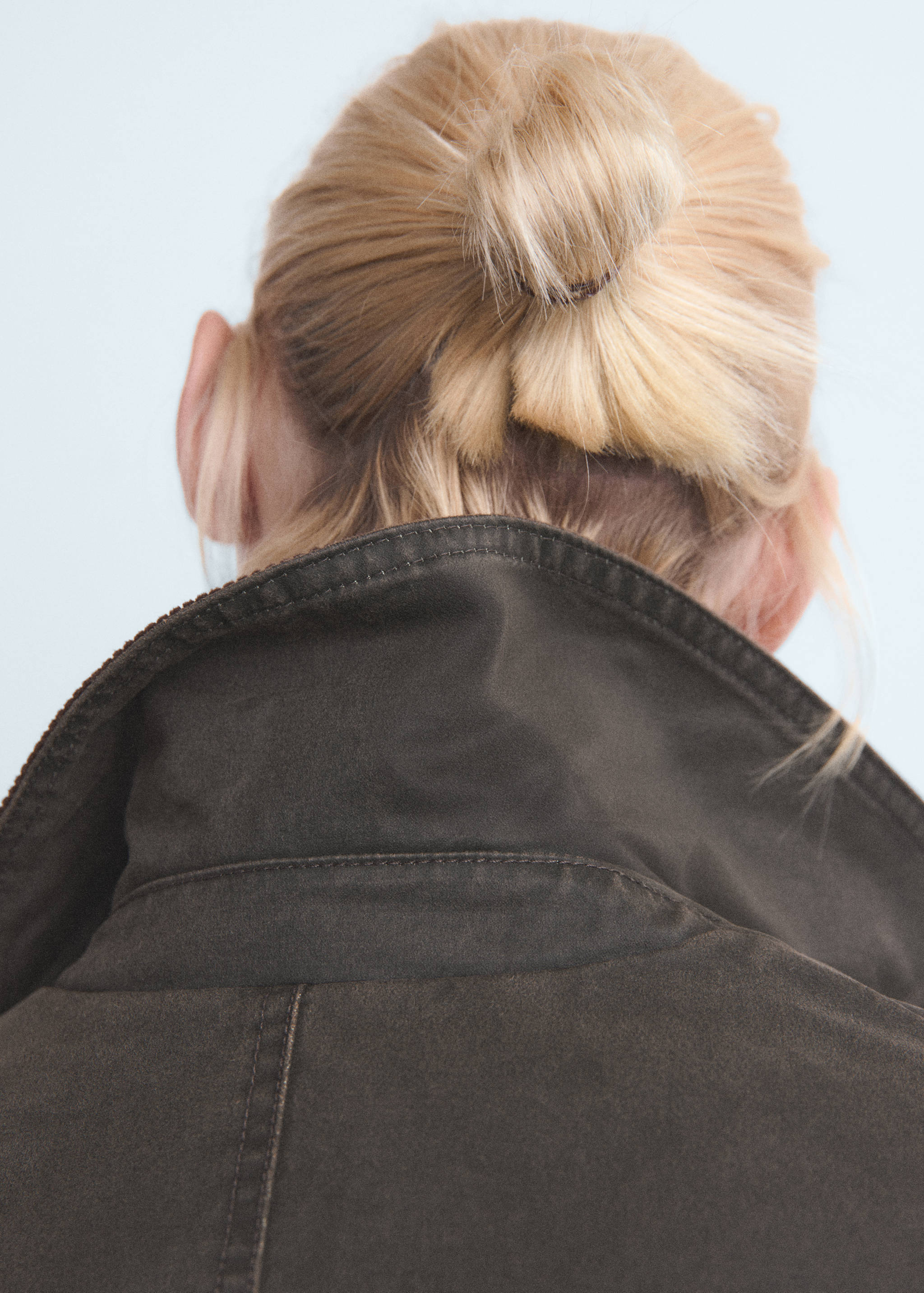 Gerade Jeans mit mittlerem Bund - Detail des Artikels 1