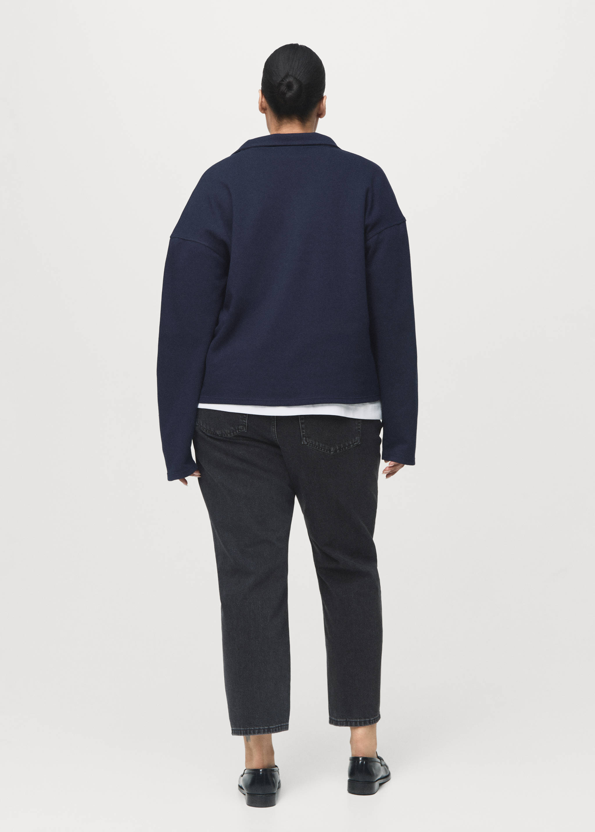 Gerade Jeans mit mittlerem Bund - Detail des Artikels 4