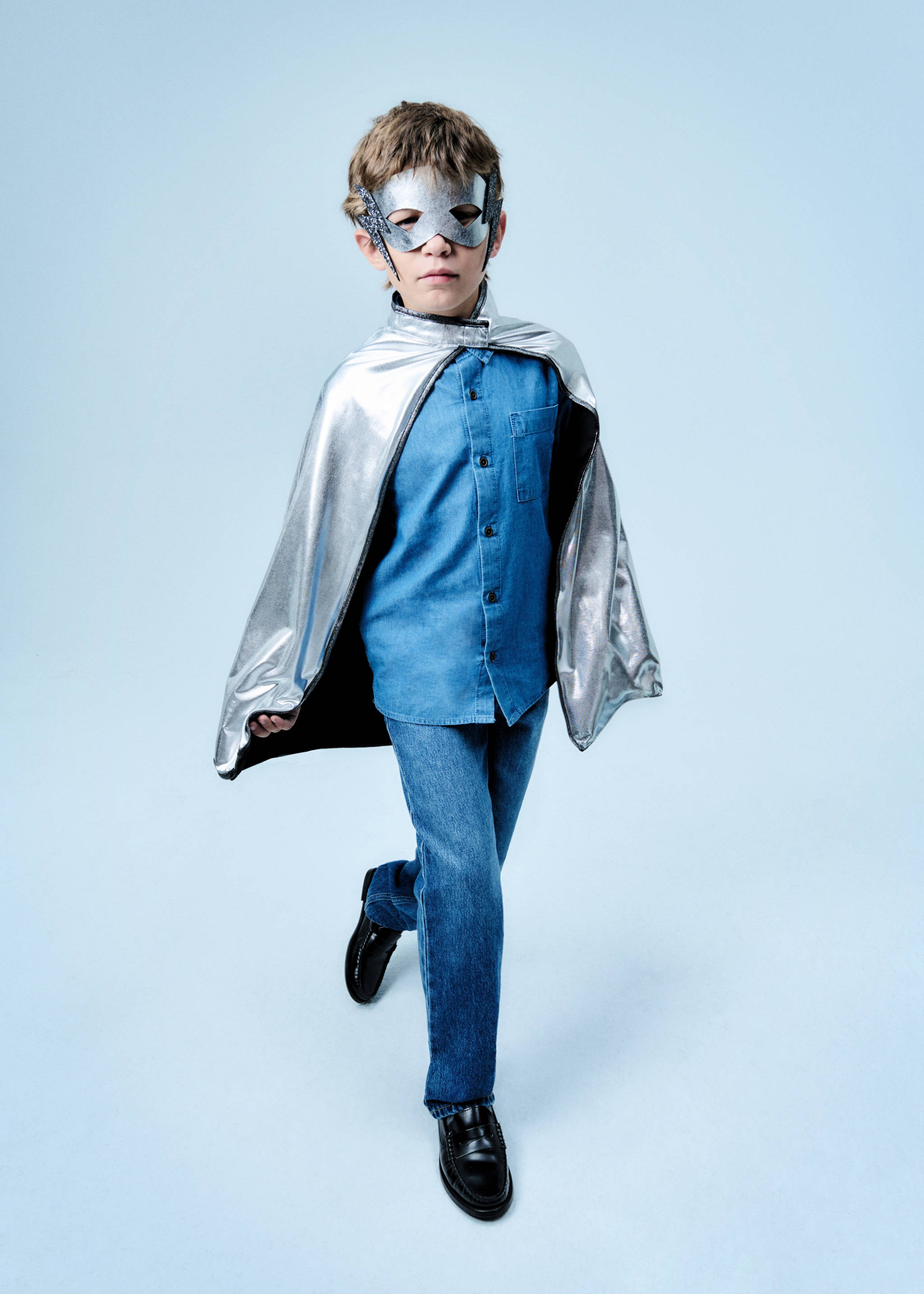 Cape and lightning mask - Details of the article 6, Silver. Ref: 17027132-00.