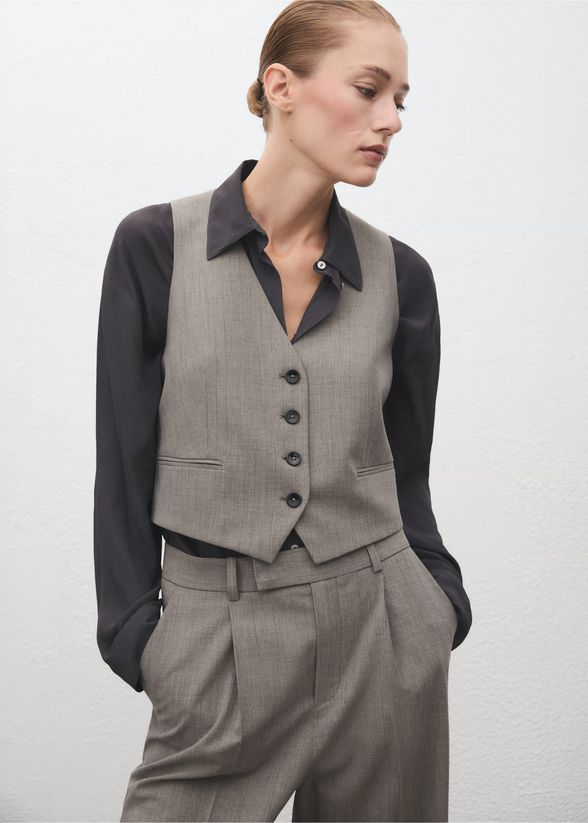 Wool-blend suit waistcoat - Details of the article 2, Grey. Ref: 17027141-00.