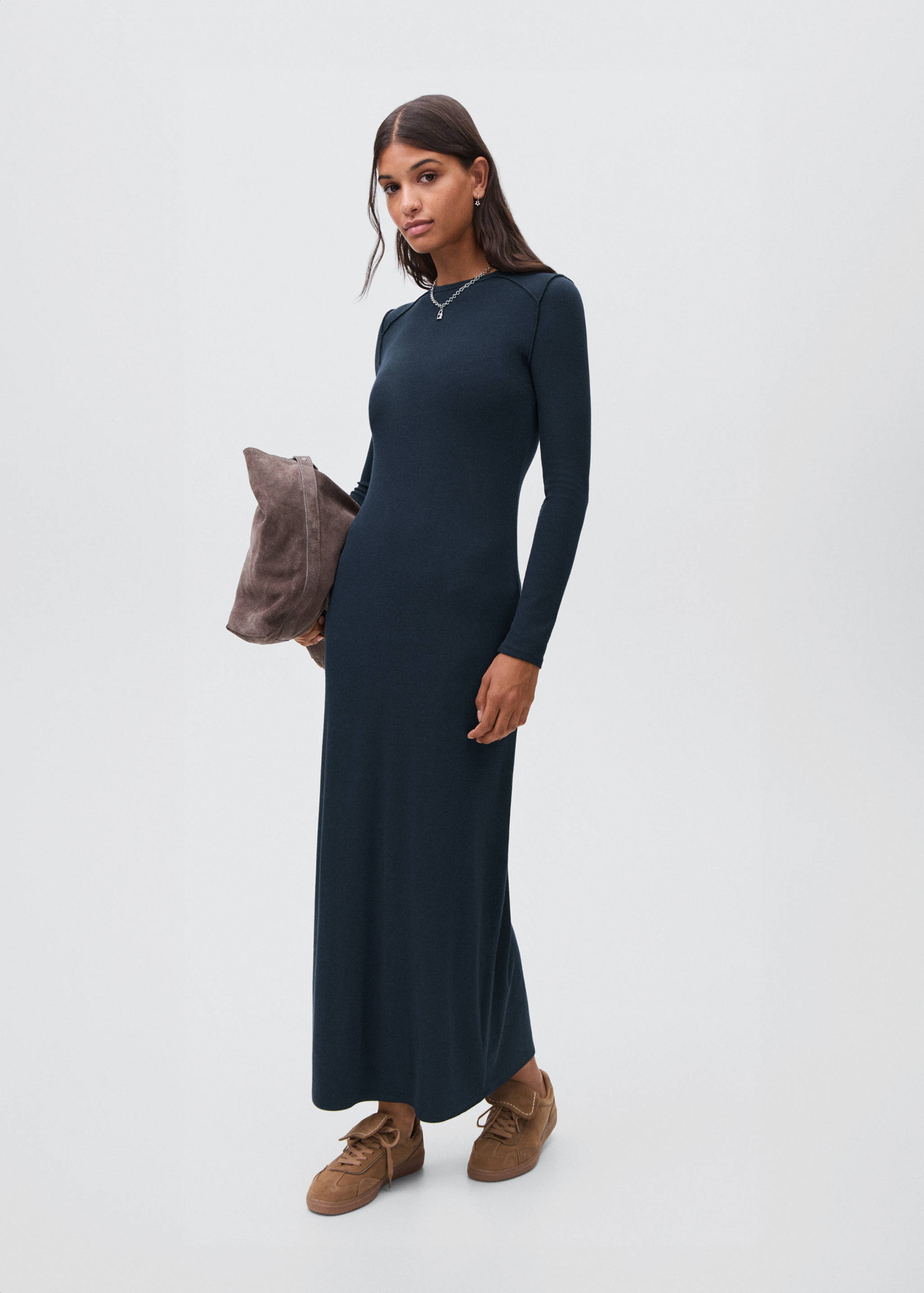Langes, schlichtes Kleid - Allgemeine Ansicht