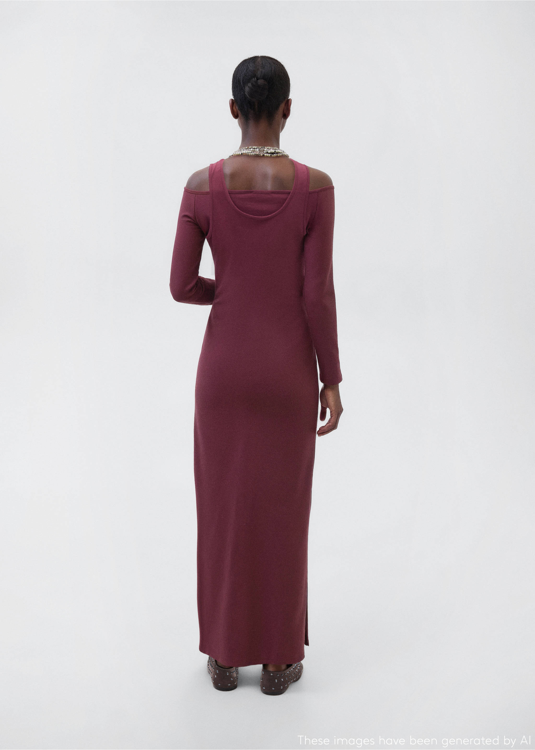Long dress with cut-out - Reverse of the article, Burgundy. Ref: 17027763-00.