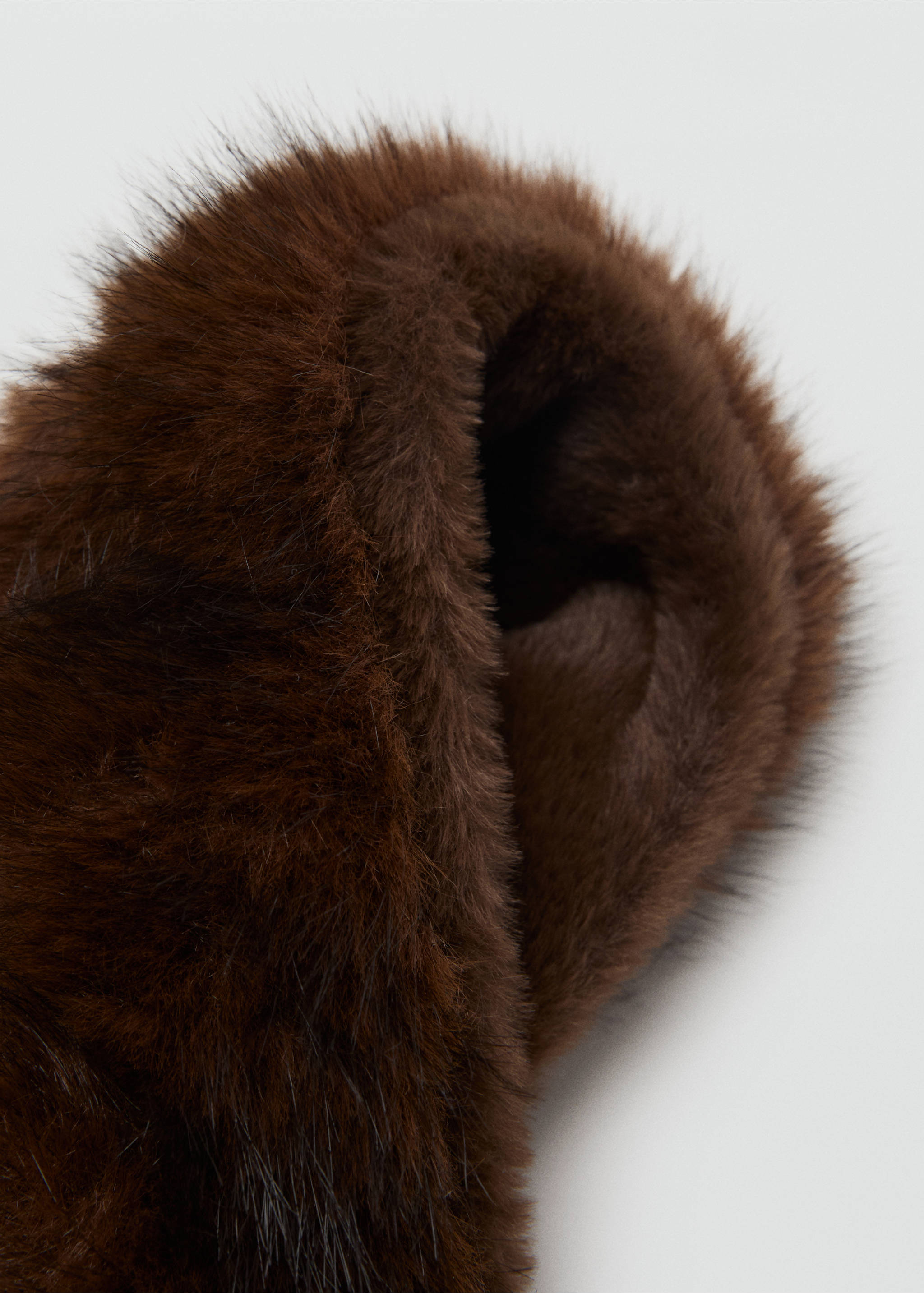 Faux-fur scarf - Details of the article 1, Brown. Ref: 17027767-00.