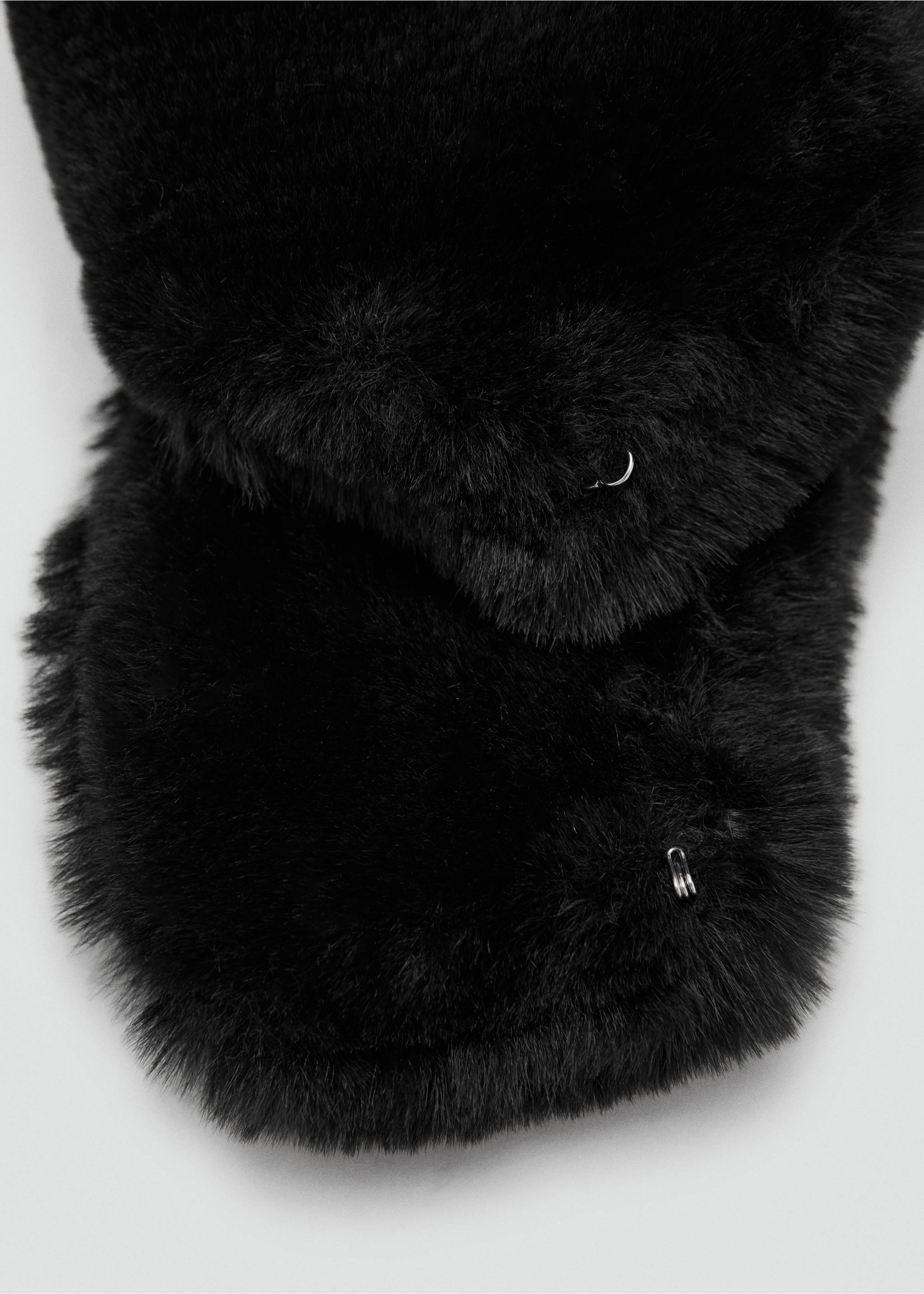 Faux-fur scarf - Details of the article 1, Black. Ref: 17027770-00.
