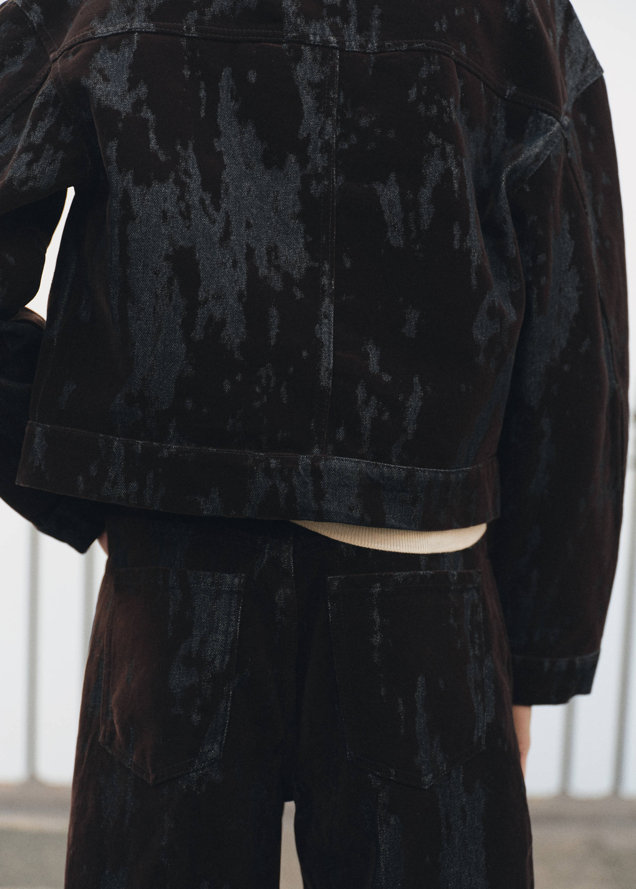 Wide-Leg-Jeans mit Devoré - Detail des Artikels 3