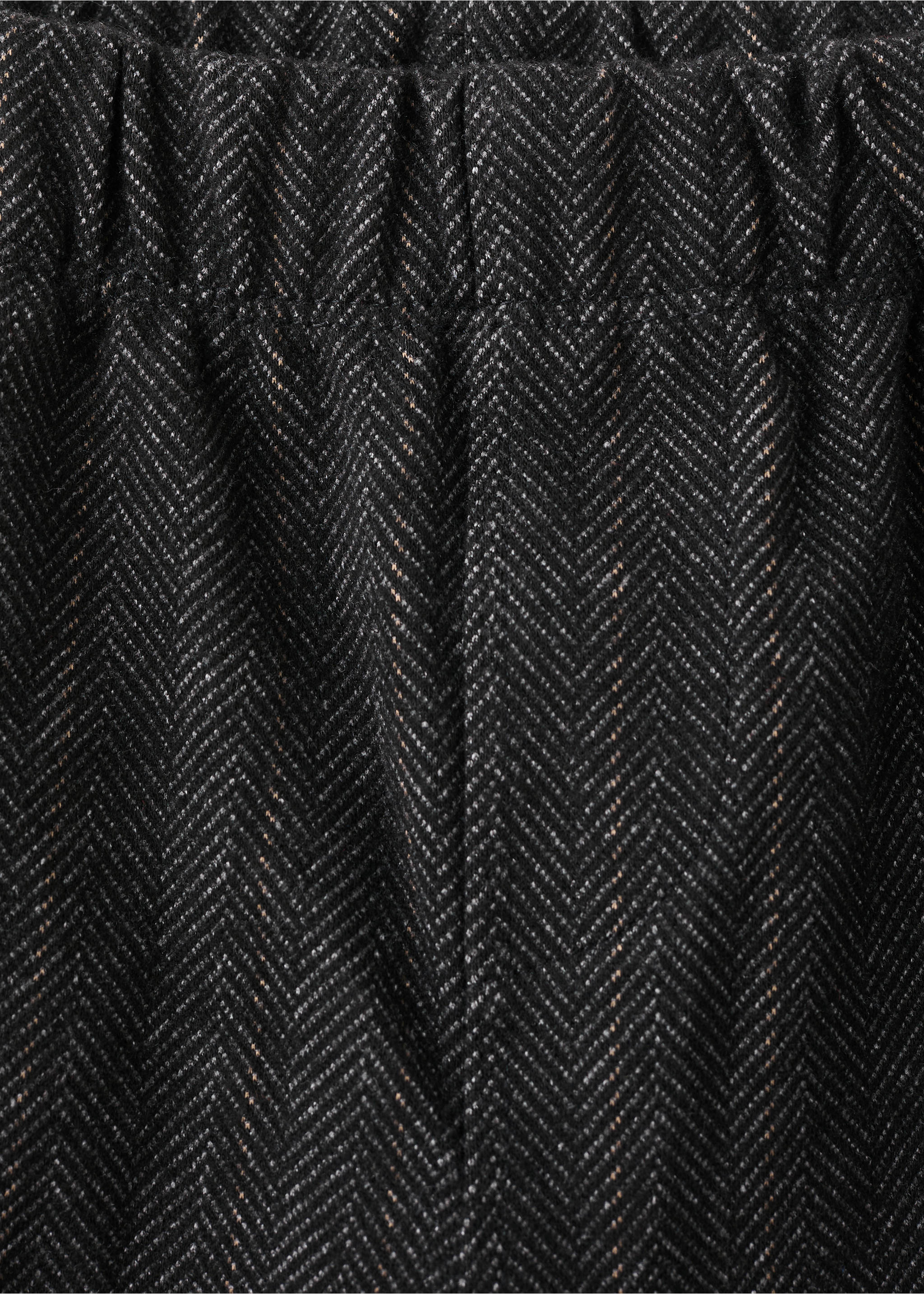 Herringbone knitted trousers - Details of the article 8, Charcoal. Ref: 17027793-00.