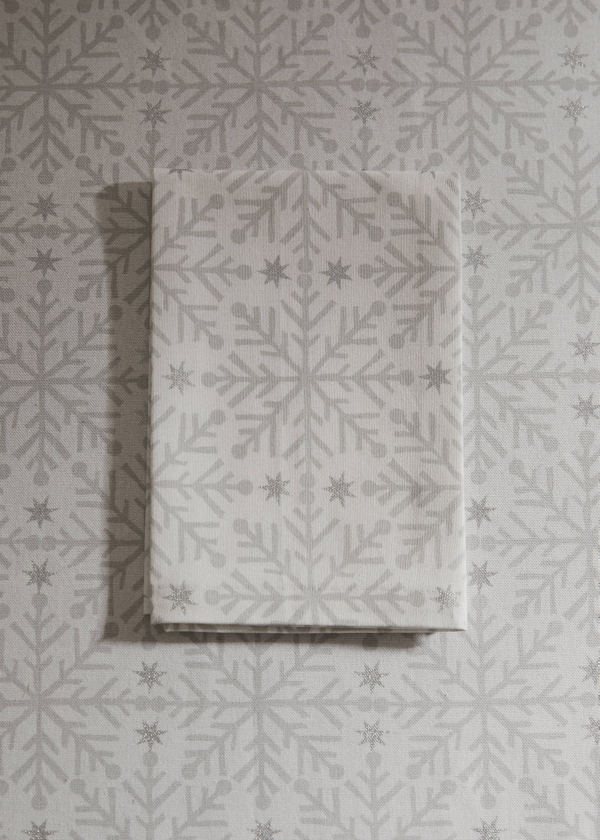 Napkins with Christmas snowflake printed motif - General plane