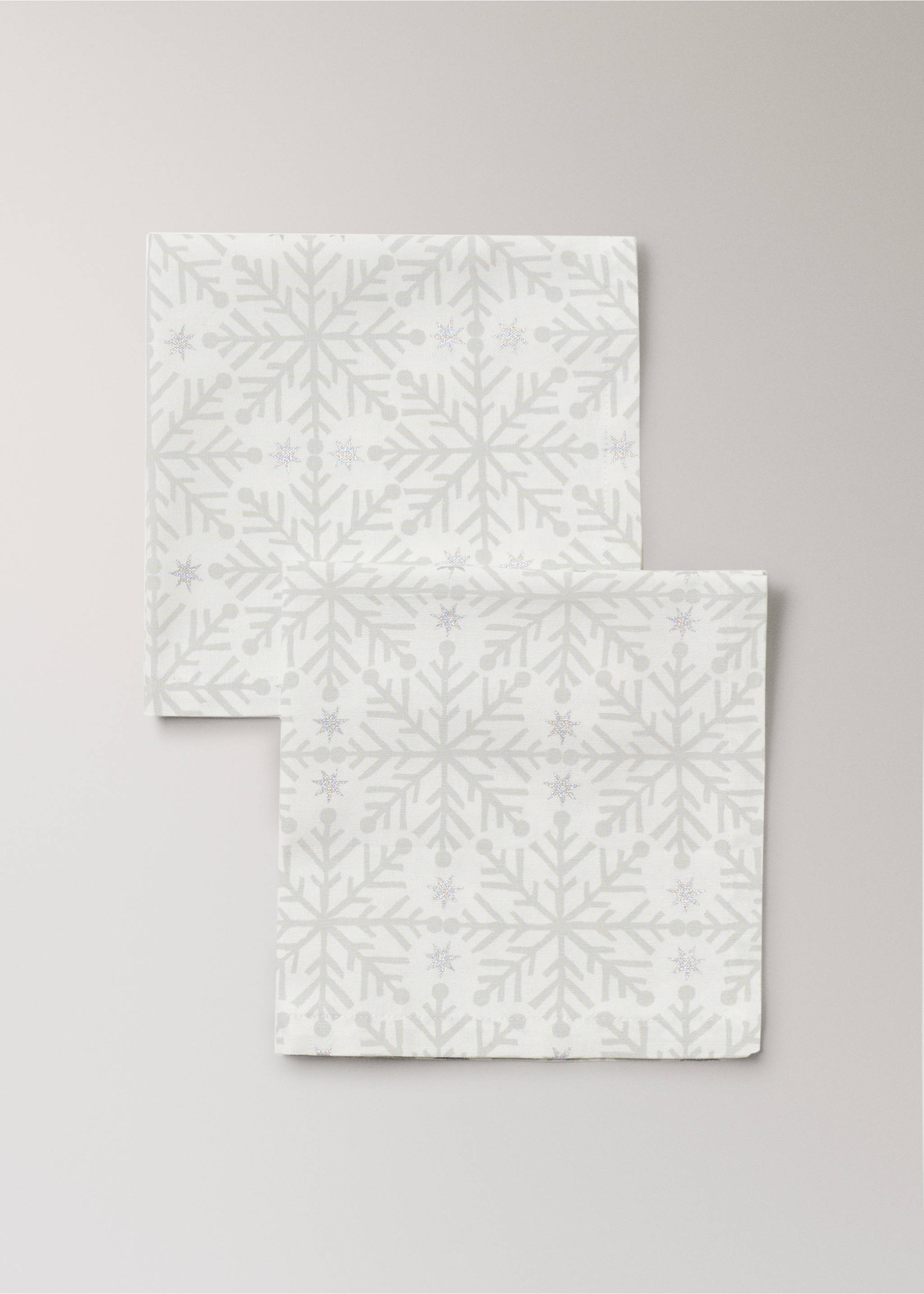 Napkins with Christmas snowflake printed motif - Details of the article 1, Silver. Ref: 17027798-00.