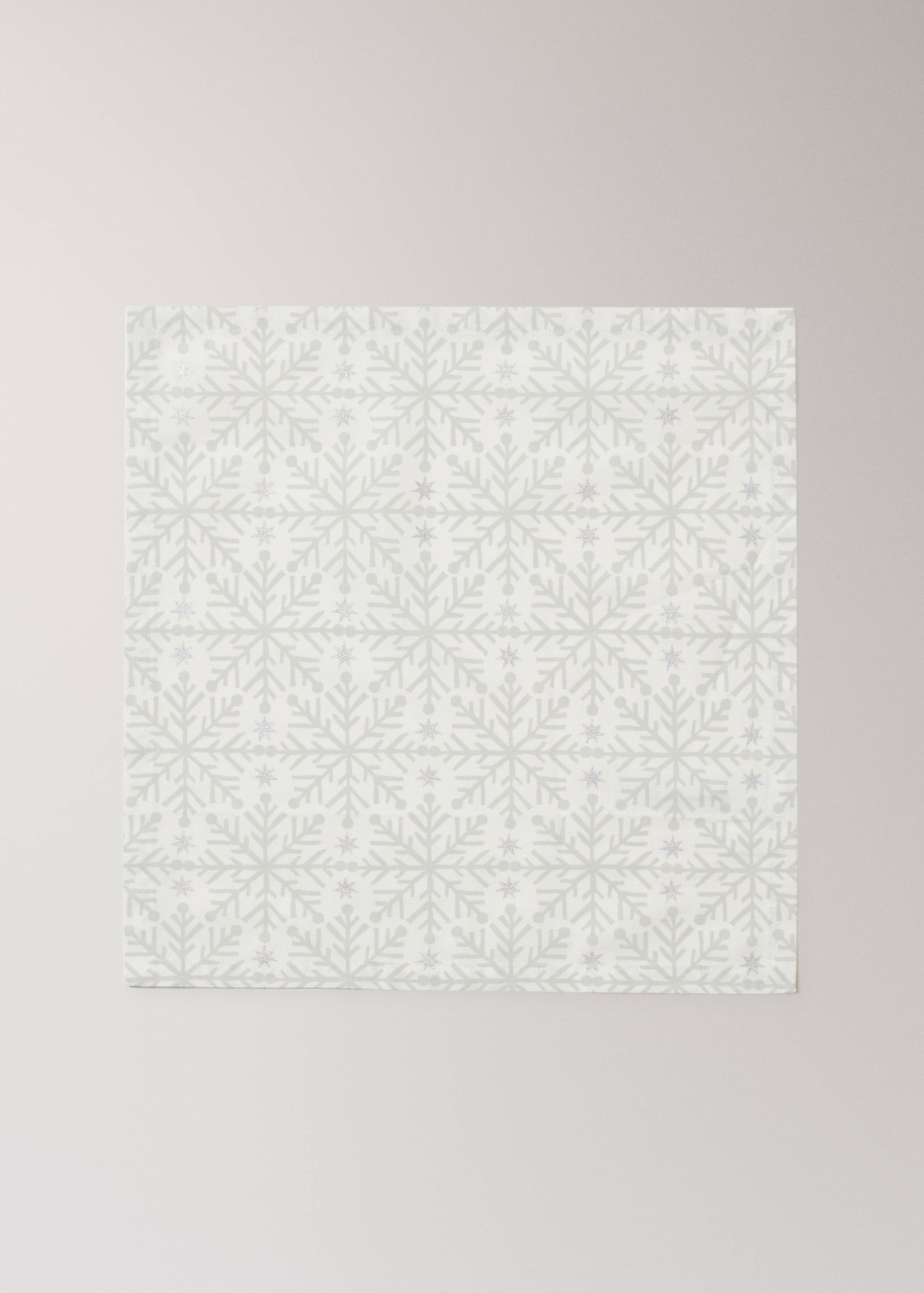 Napkins with Christmas snowflake printed motif - Article without model