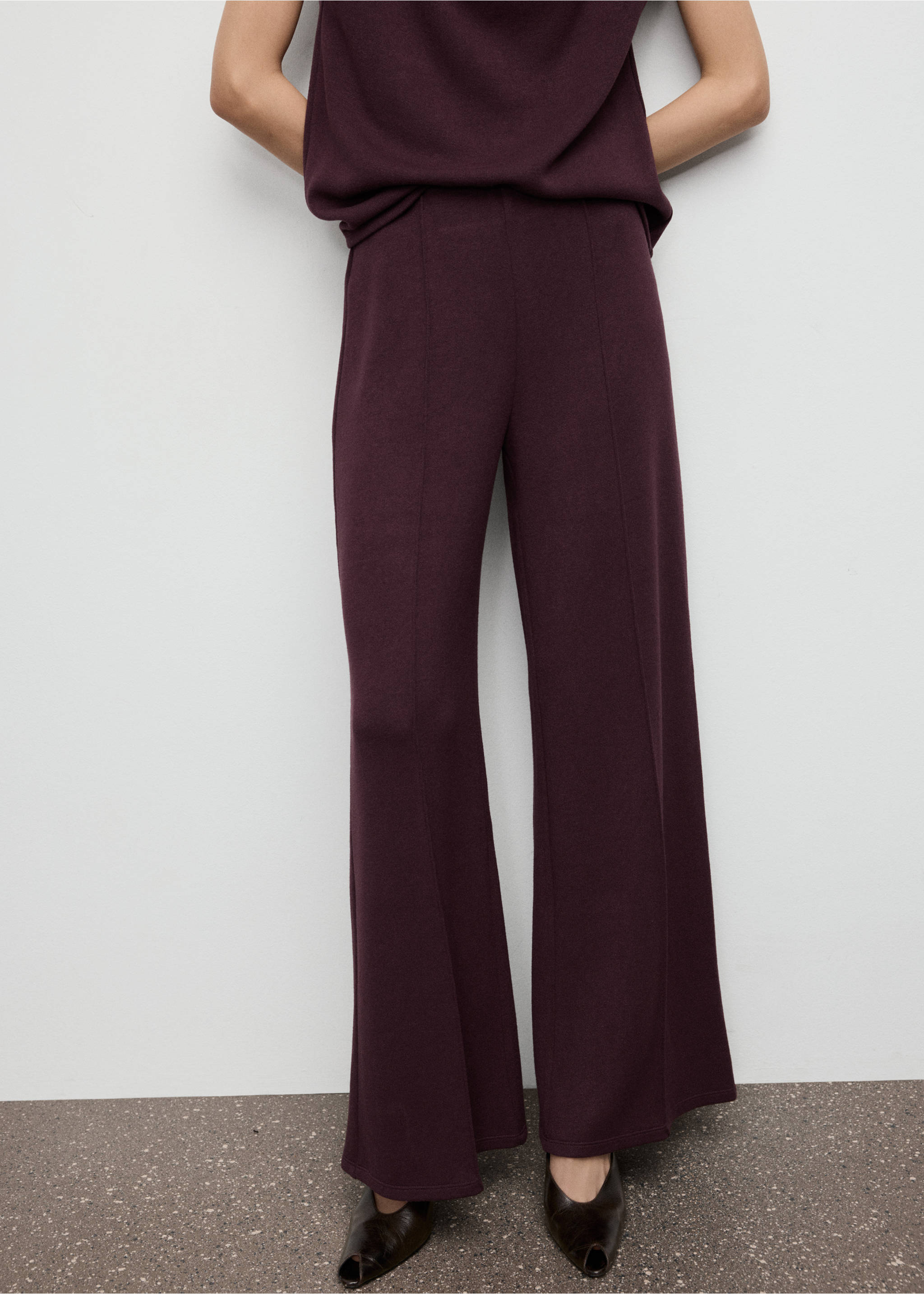 Seam-detail straight-fit trousers - Medium plane, Burgundy. Ref: 17027803-00.