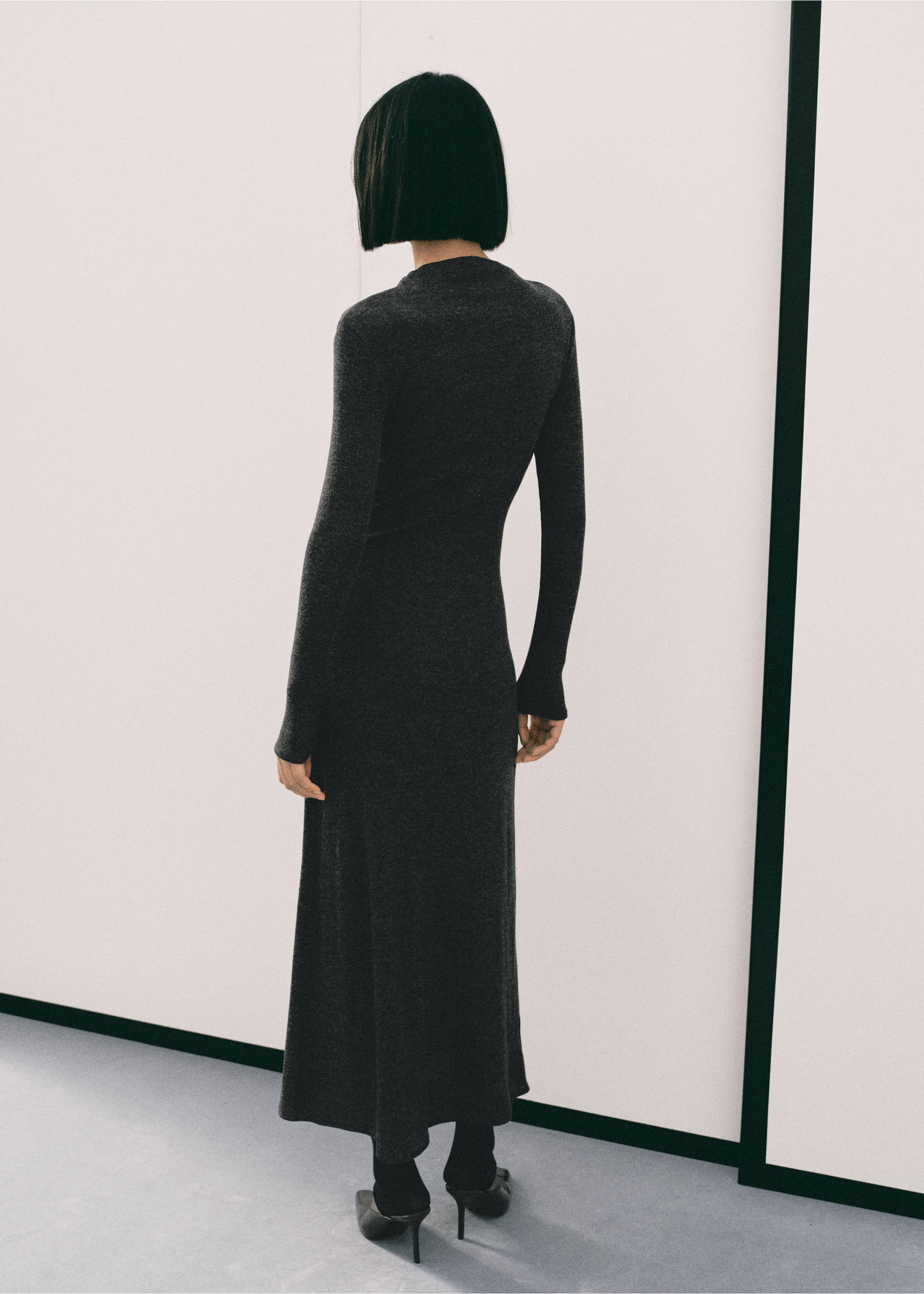 Fine-knit dress with metallic detail - Reverse of the article, Grey. Ref: 17027807-00.