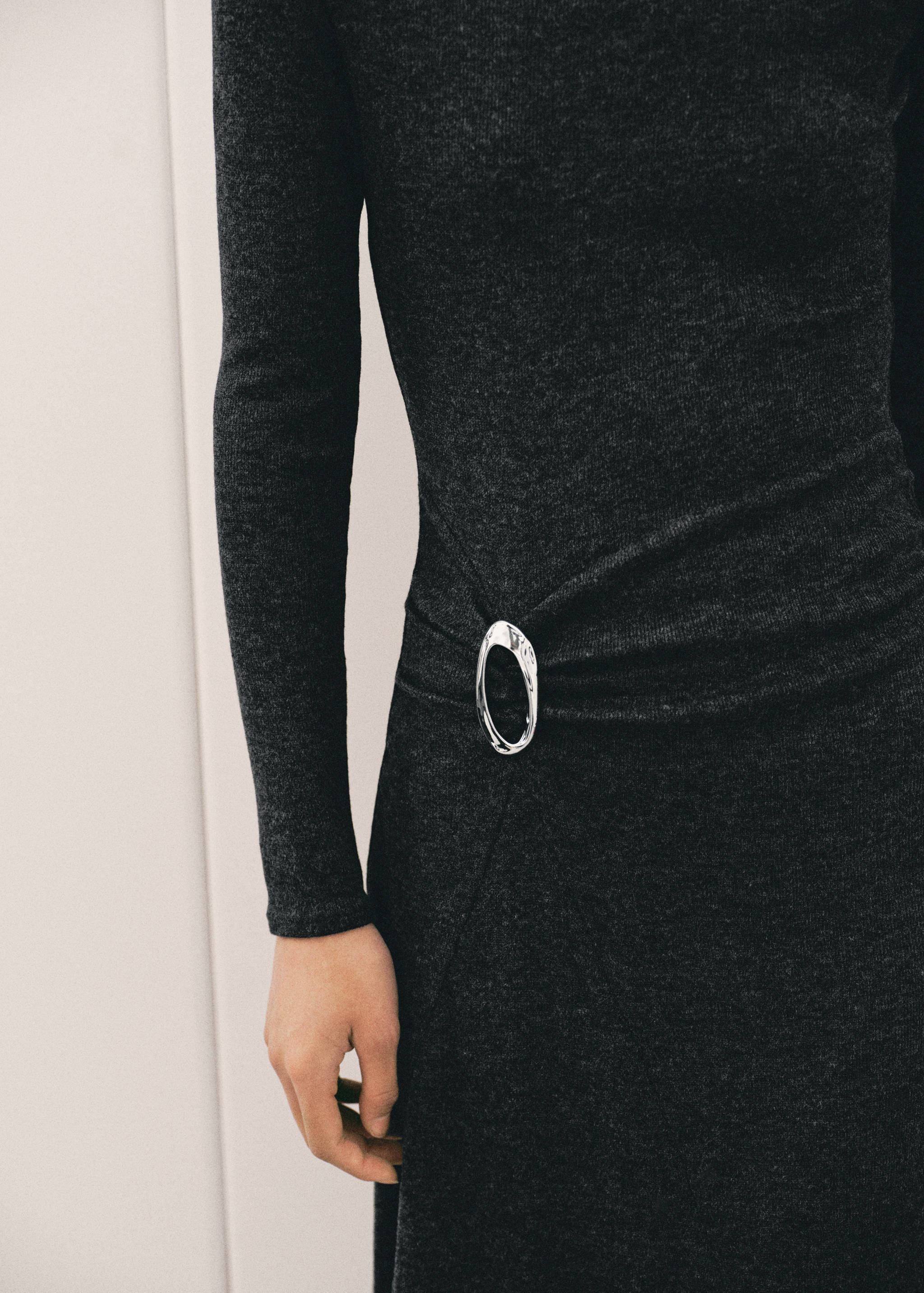 Fine-knit dress with metallic detail - Details of the article 3