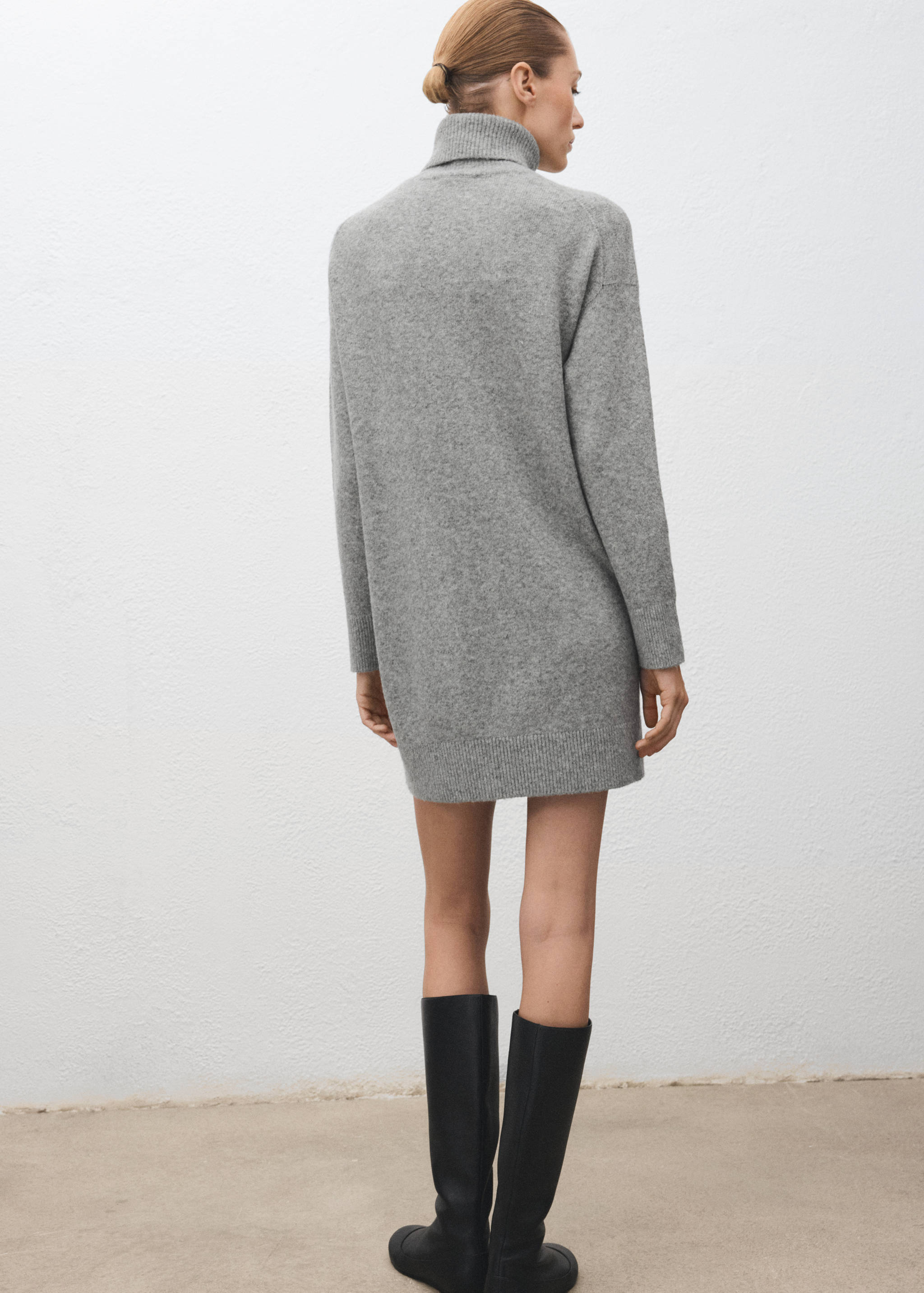 Vestido punto cuello vuelto - Reverso del artículo