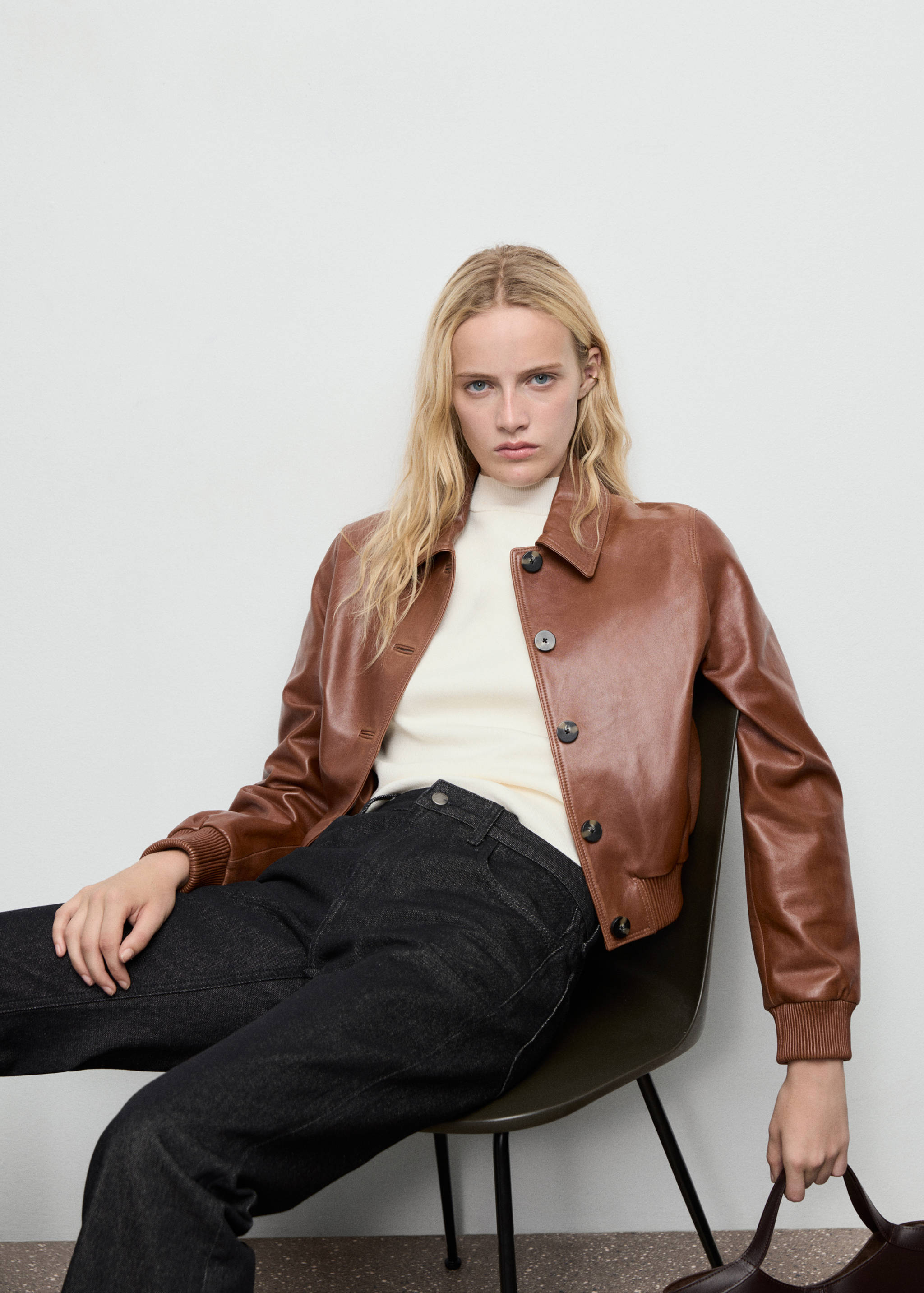 Flared rinse-wash jeans - Details of the article 2