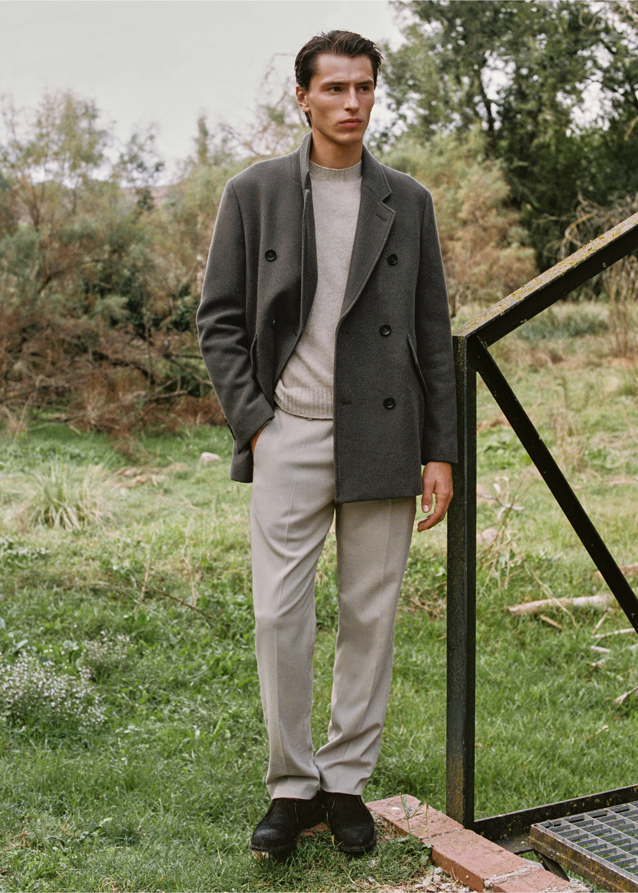 Double-breasted wool-blend coat - Details of the article 3, Dark Green. Ref: 17027886-00.