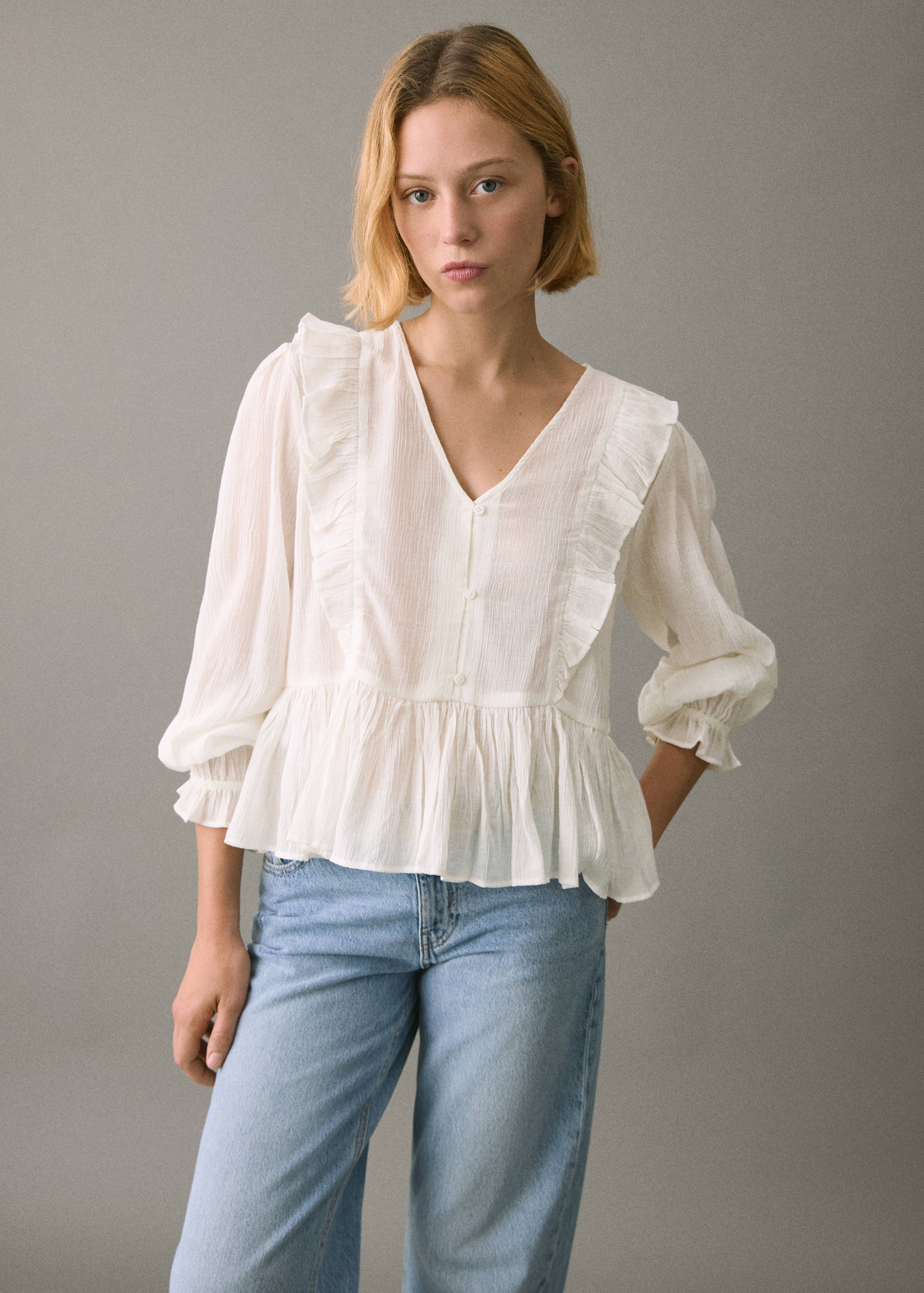 Fluid ruffled blouse - Medium plane