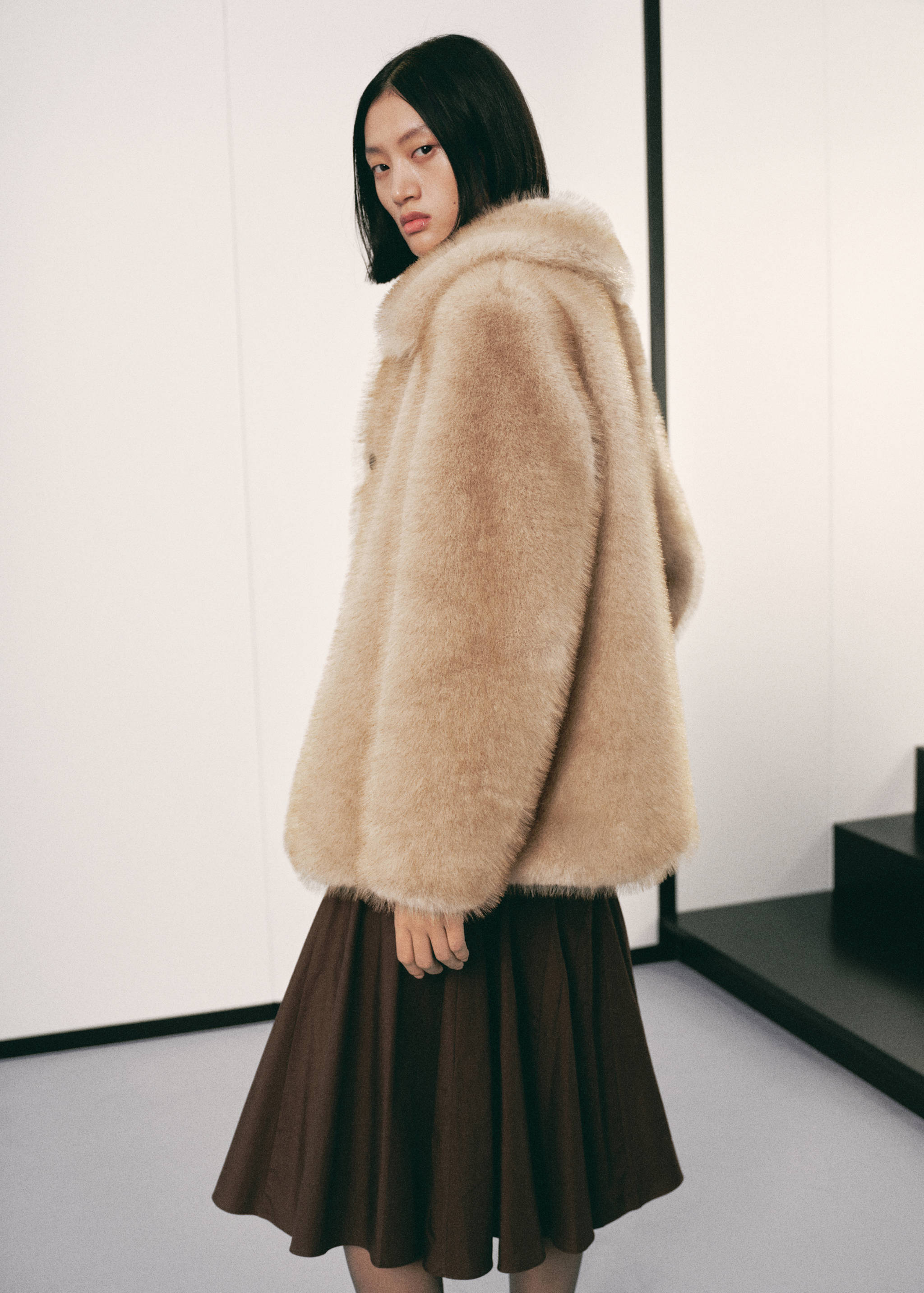 Faux-fur coat with buttons - Reverse of the article