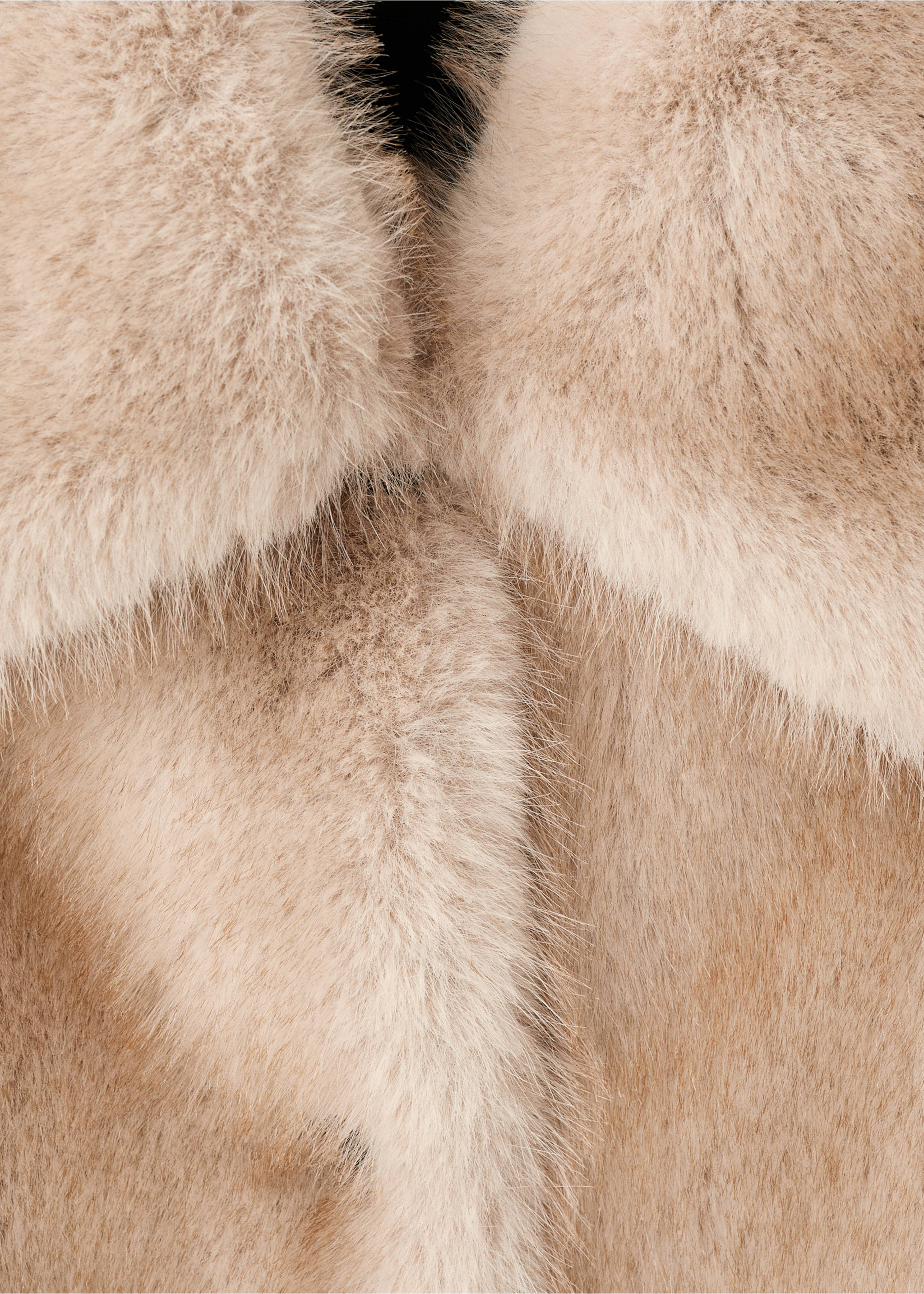 Faux-fur coat with buttons - Details of the article 8, Ecru. Ref: 17028270-00.