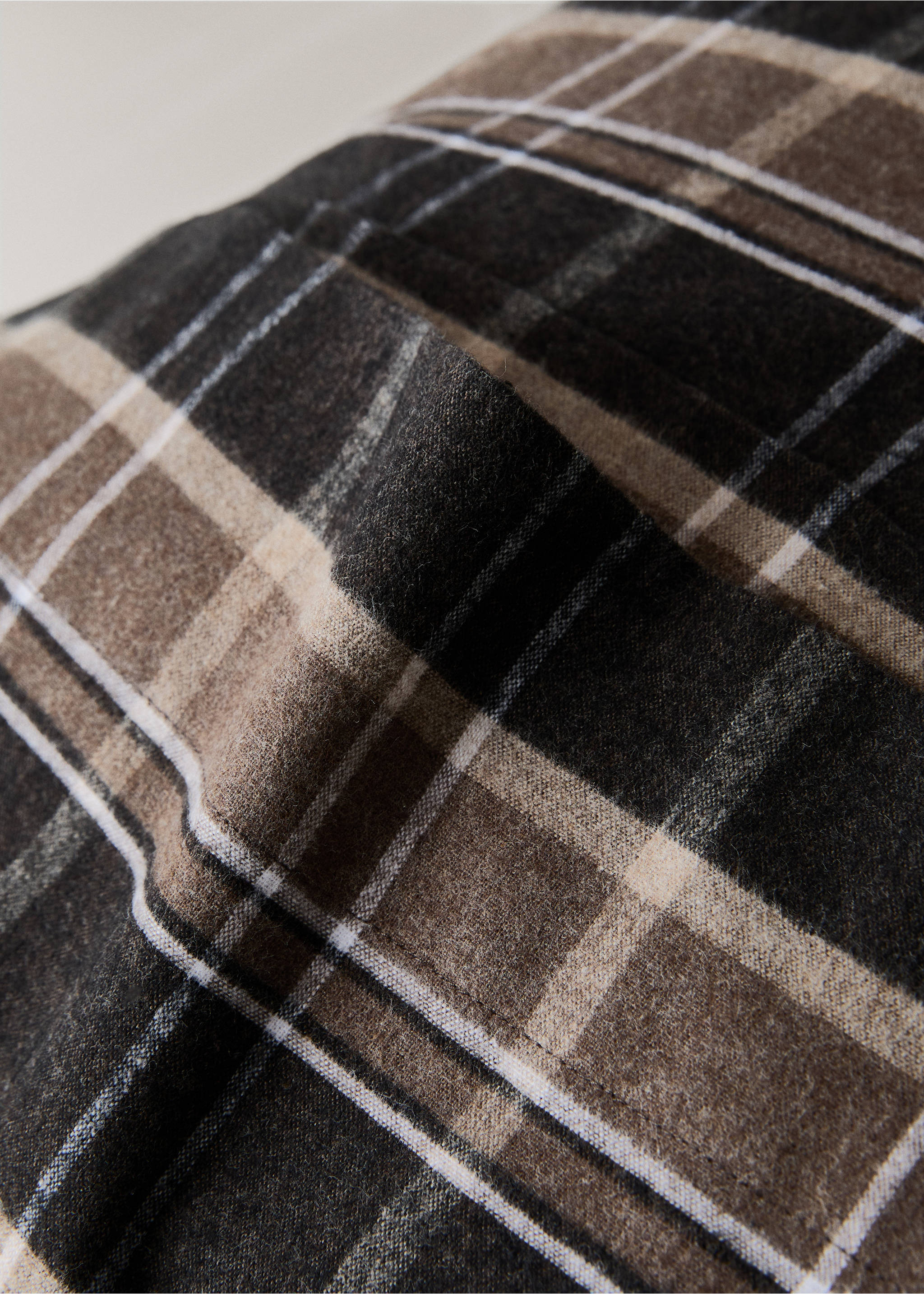 Kopfkissenbezug aus Baumwollflanell, Melange-Garn, kariert, 45 x 110 cm - Detail des Artikels 2, Braun. Ref: 17028278-00.