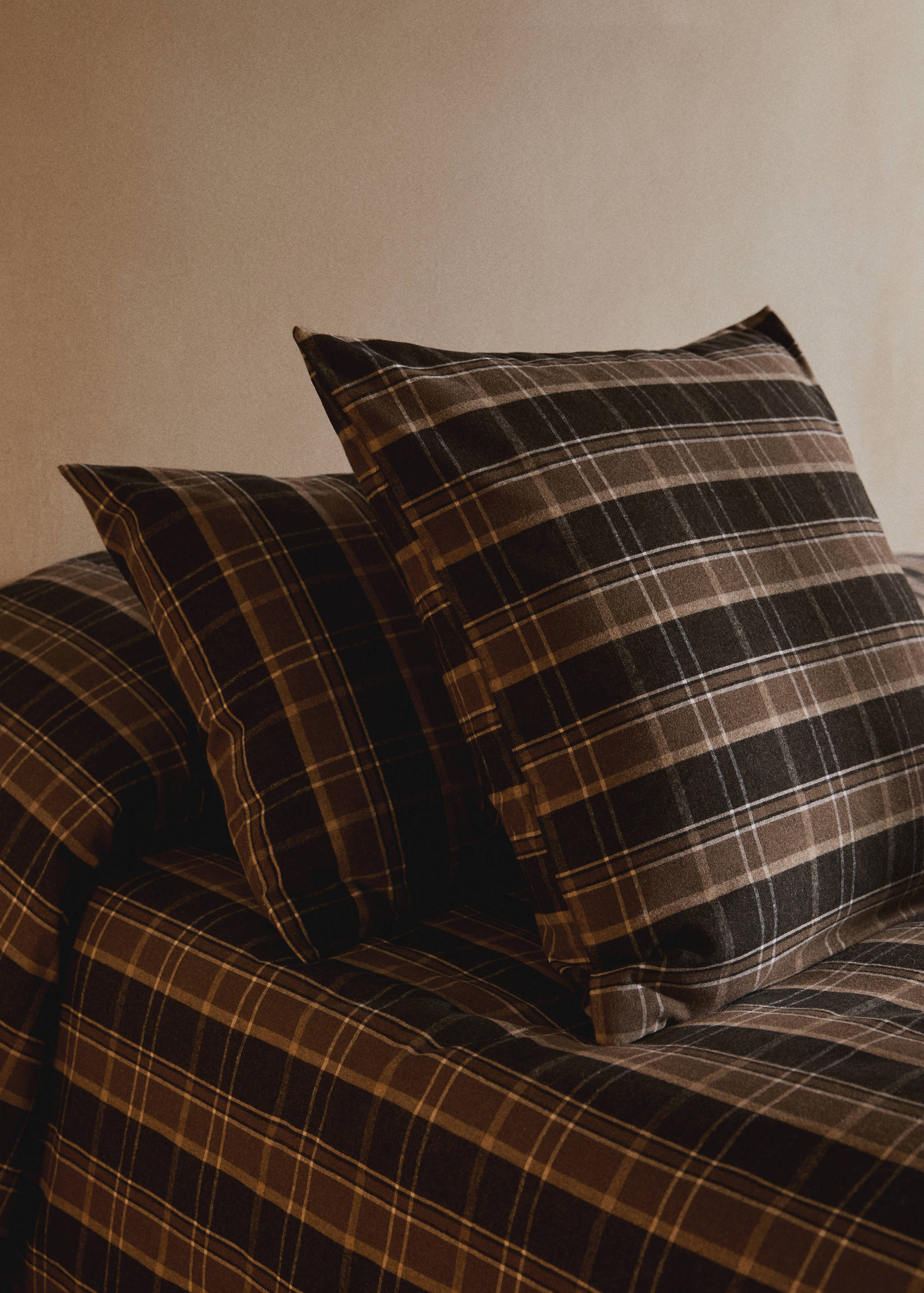 Two cotton flannel melange-thread check pillowcases 50x75 cm - General plane